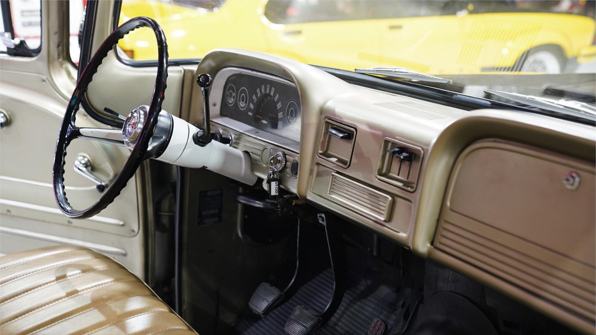1962 CHEVROLET C10 MANUAL PICKUP TRUCK