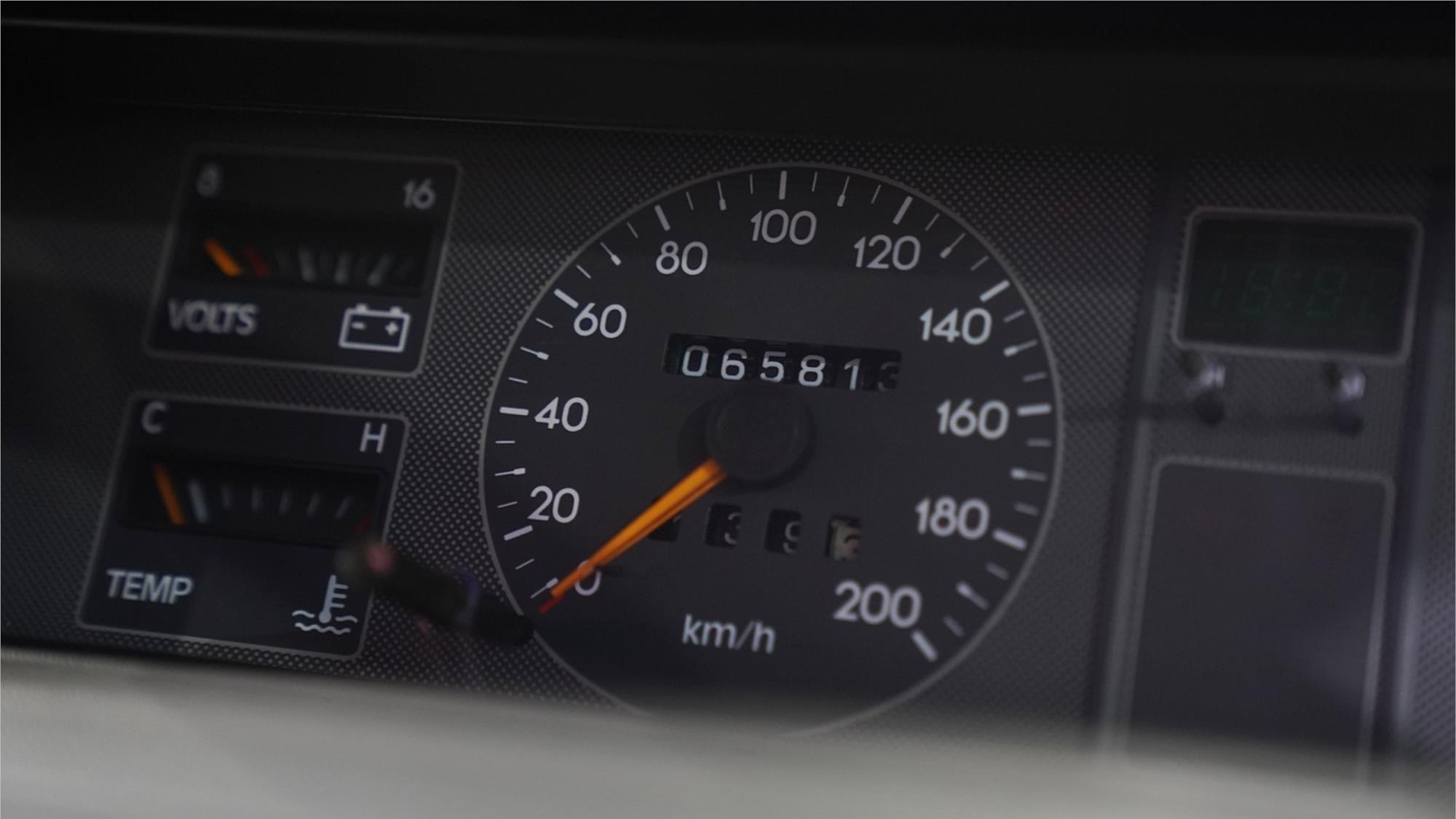 1986 HOLDEN COMMODORE VL SS GROUP A MANUAL SEDAN