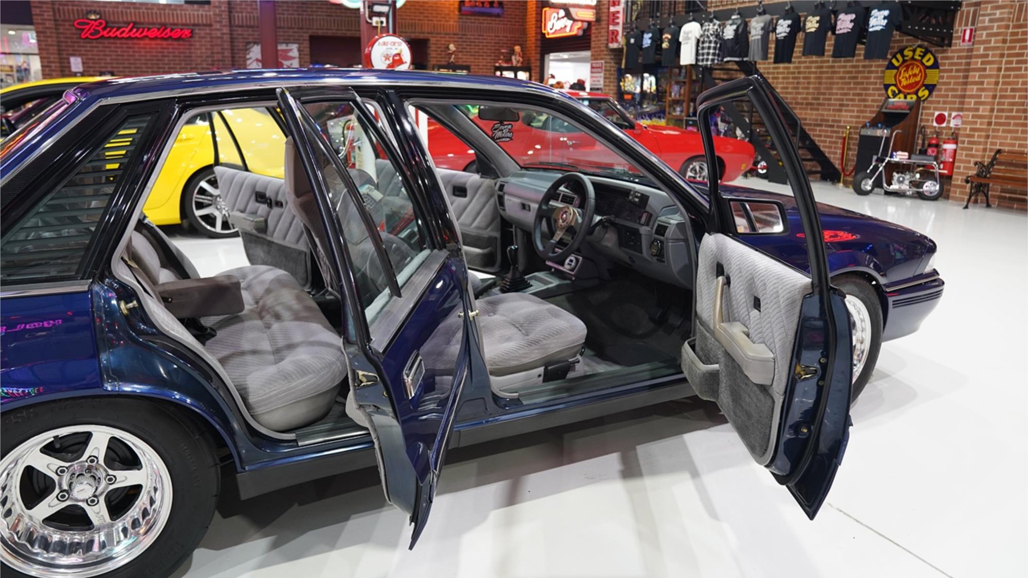 1987 HOLDEN CALAIS VL TURBO MANUAL SEDAN