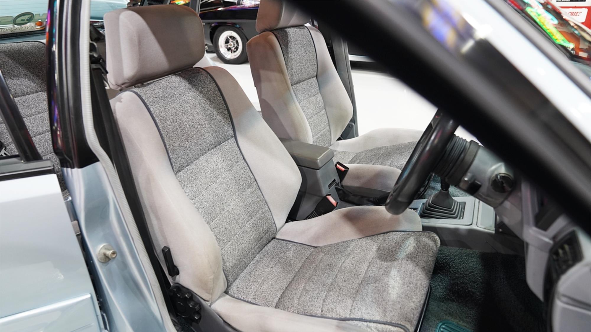 1988 HOLDEN COMMODORE VL WALKINSHAW REPLICA MANUAL SEDAN