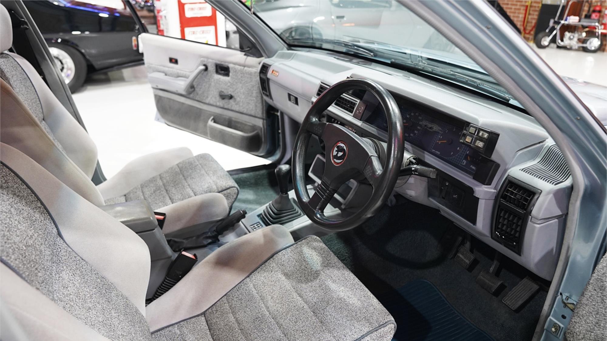 1988 HOLDEN COMMODORE VL WALKINSHAW REPLICA MANUAL SEDAN