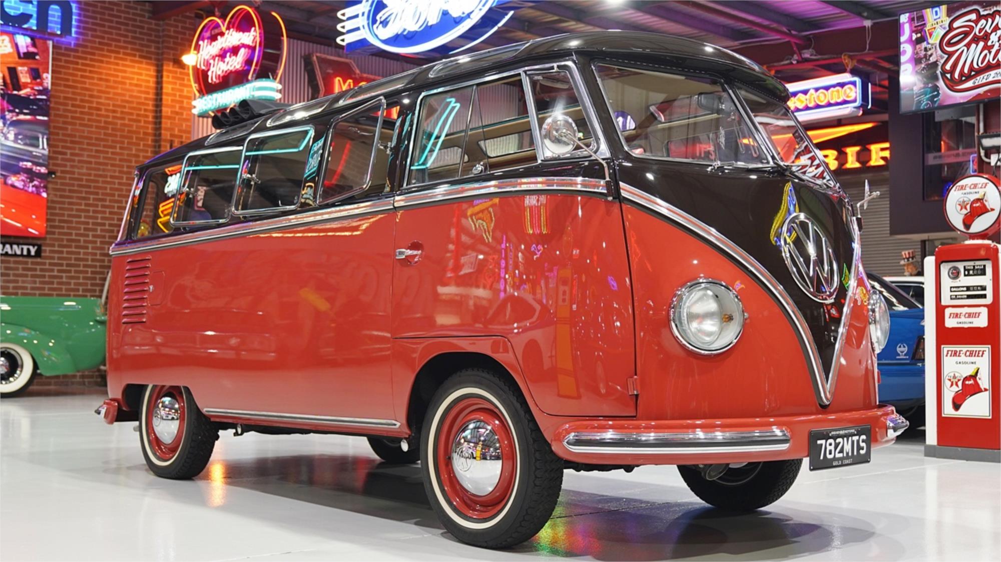1956 VOLKSWAGEN KOMBI MANUAL BUS