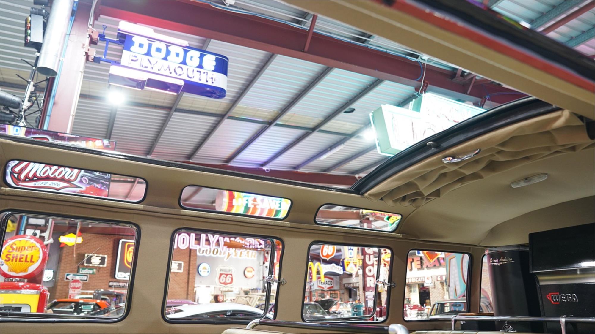 1956 VOLKSWAGEN KOMBI MANUAL BUS