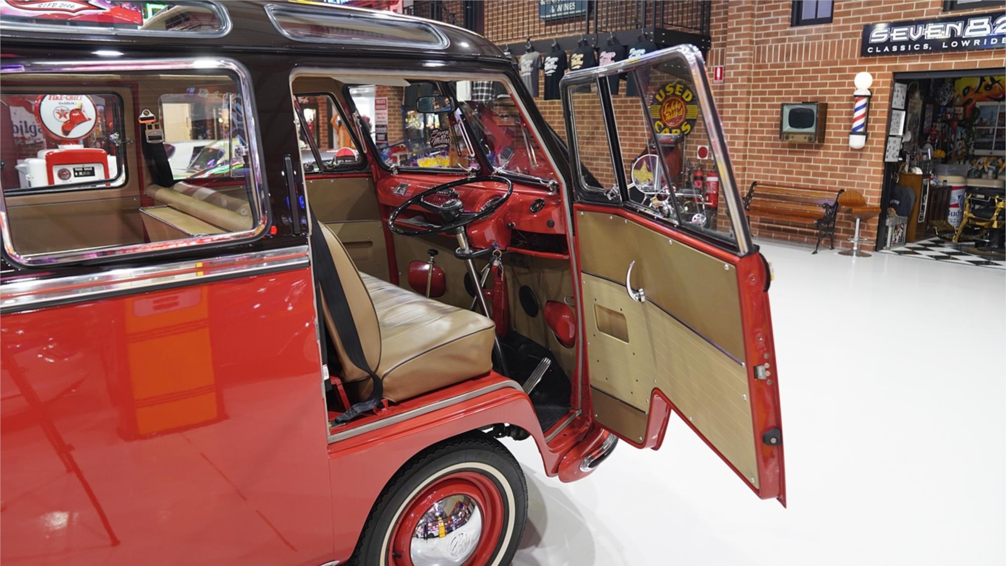 1956 VOLKSWAGEN KOMBI MANUAL BUS