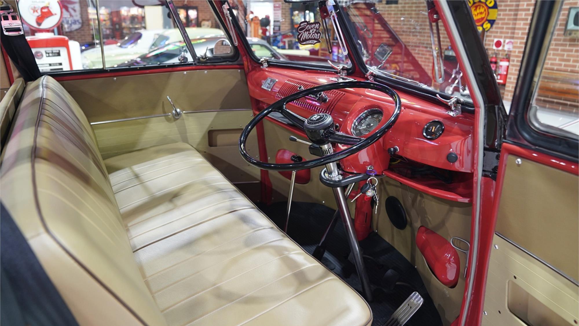 1956 VOLKSWAGEN KOMBI MANUAL BUS