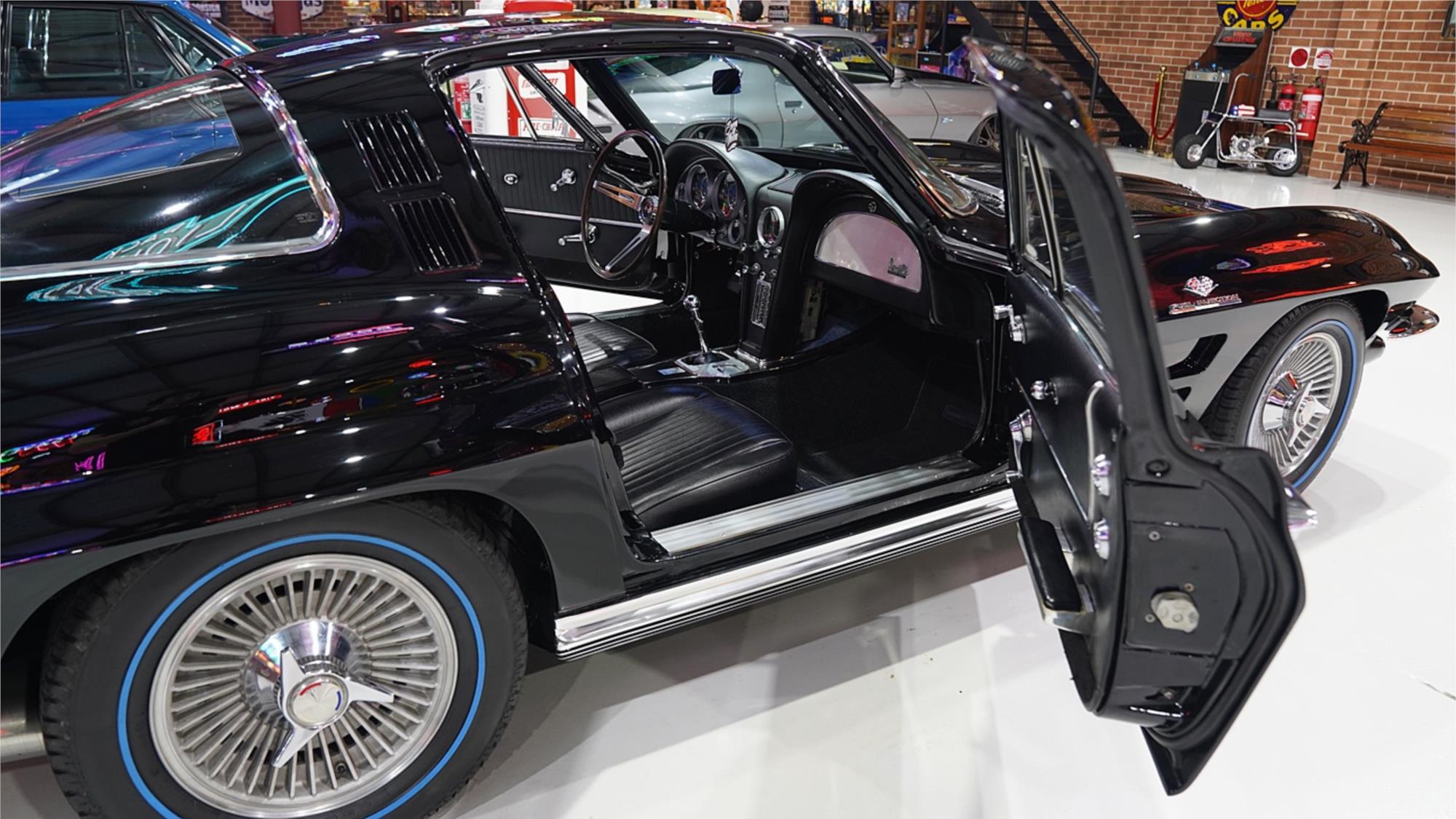 1964 CHEVROLET CORVETTE C2 STING RAY MANUAL COUPE