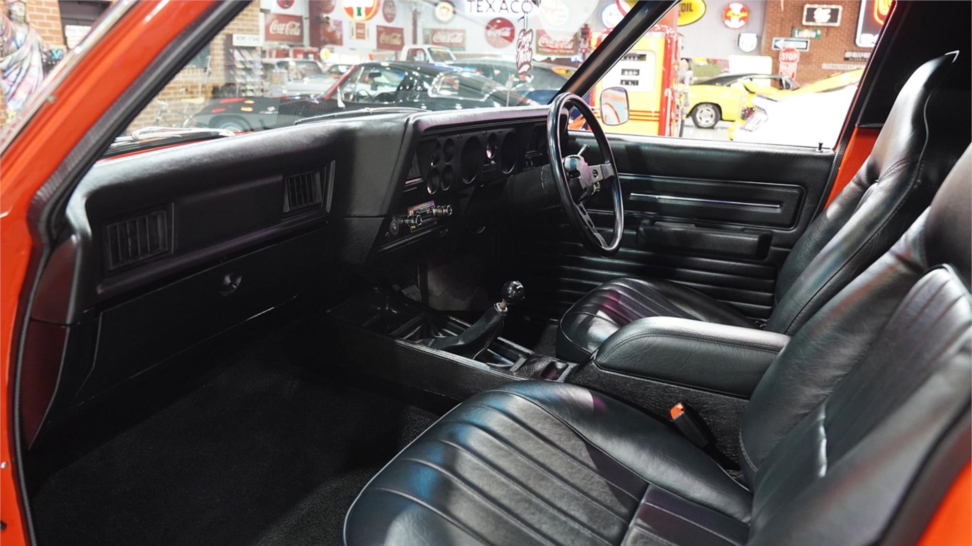 1976 HOLDEN SANDMAN HJ MANUAL VAN