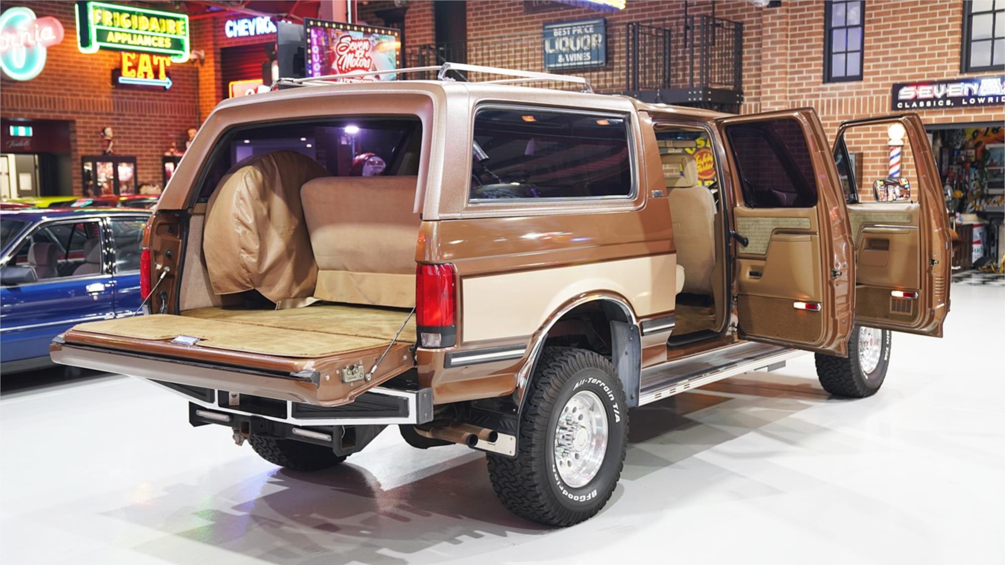1988 FORD CENTURION CLASSIC 350 AUTOMATIC SUV