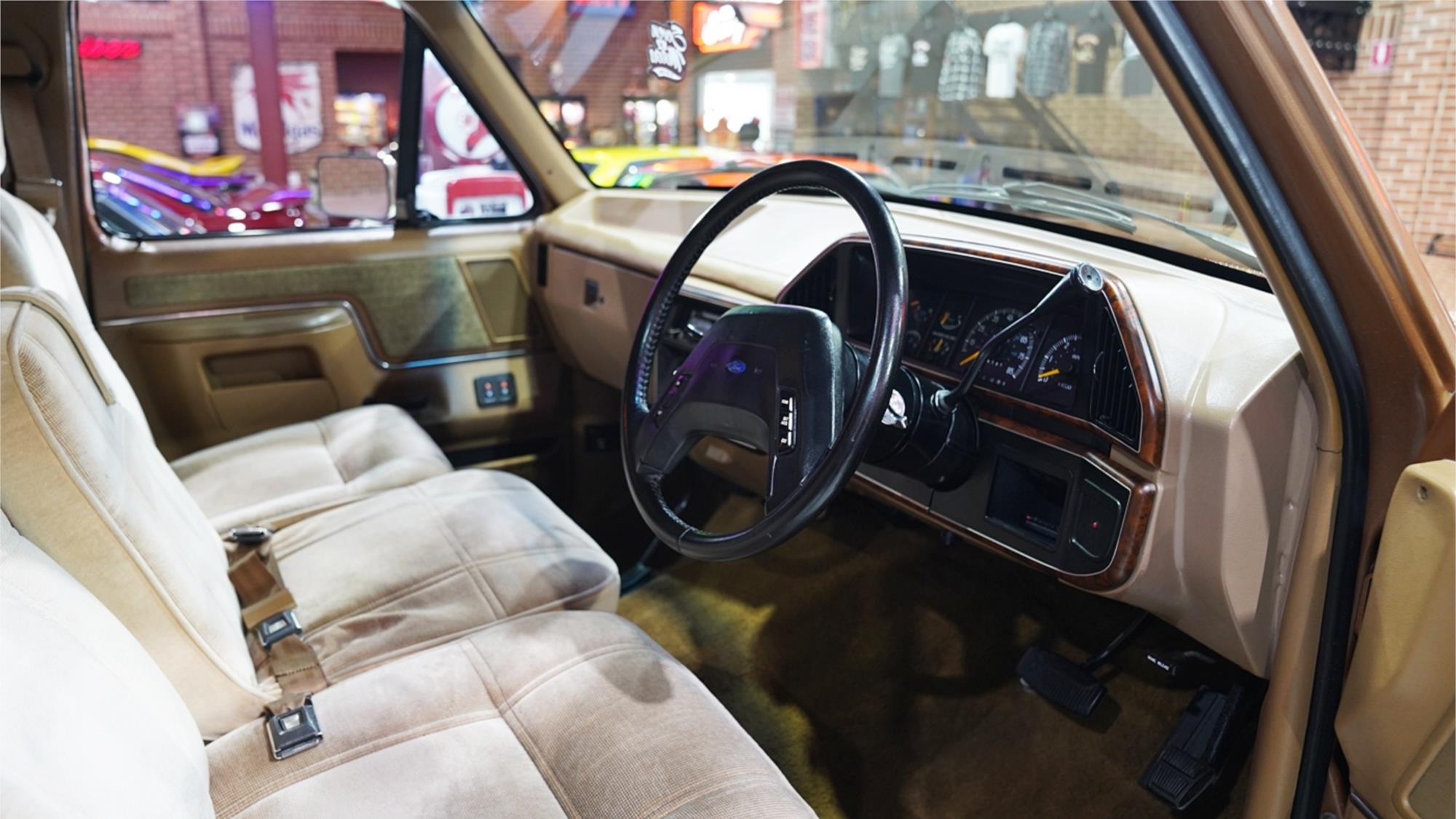 1988 FORD CENTURION CLASSIC 350 AUTOMATIC SUV