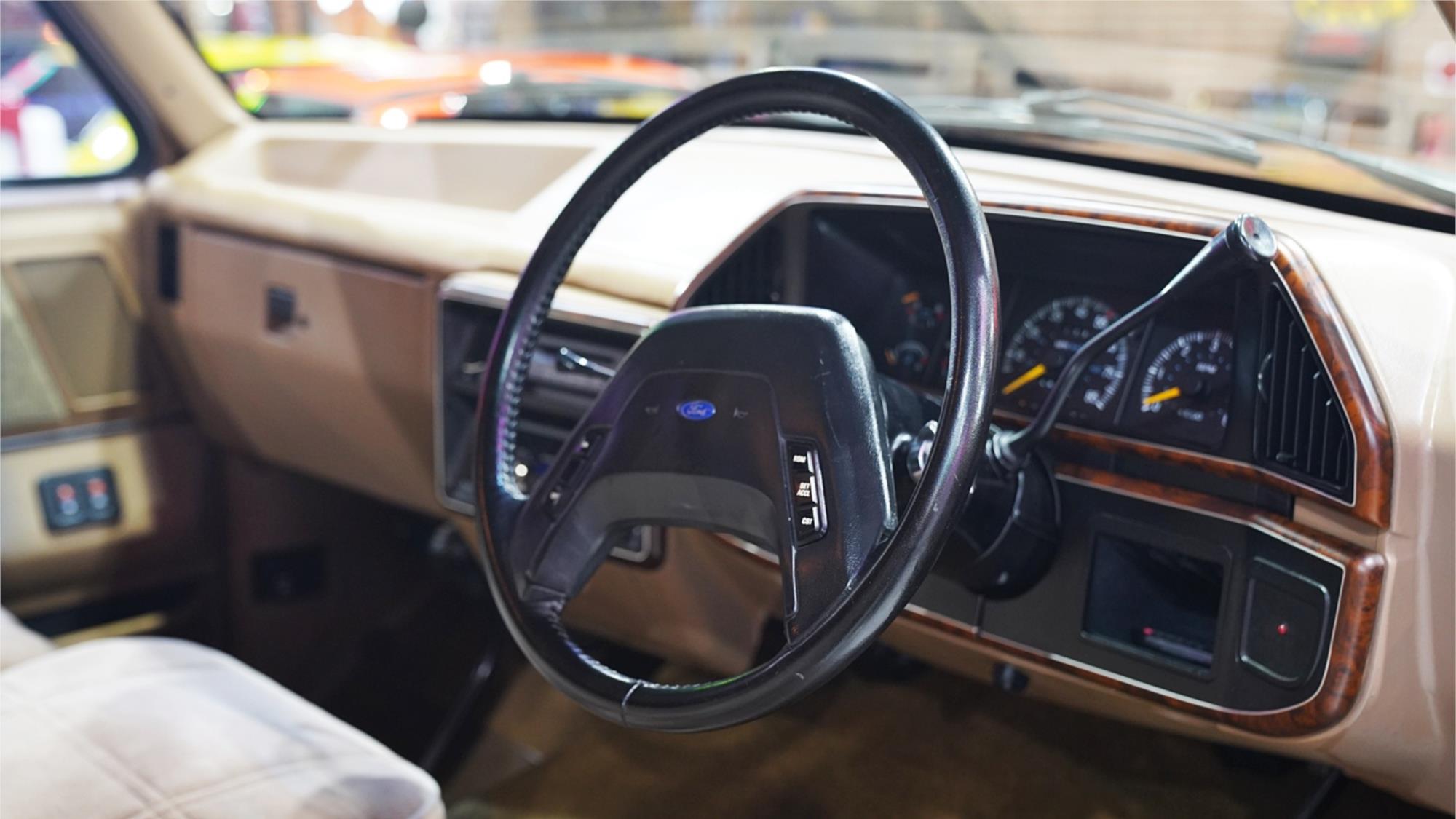 1988 FORD CENTURION CLASSIC 350 AUTOMATIC SUV