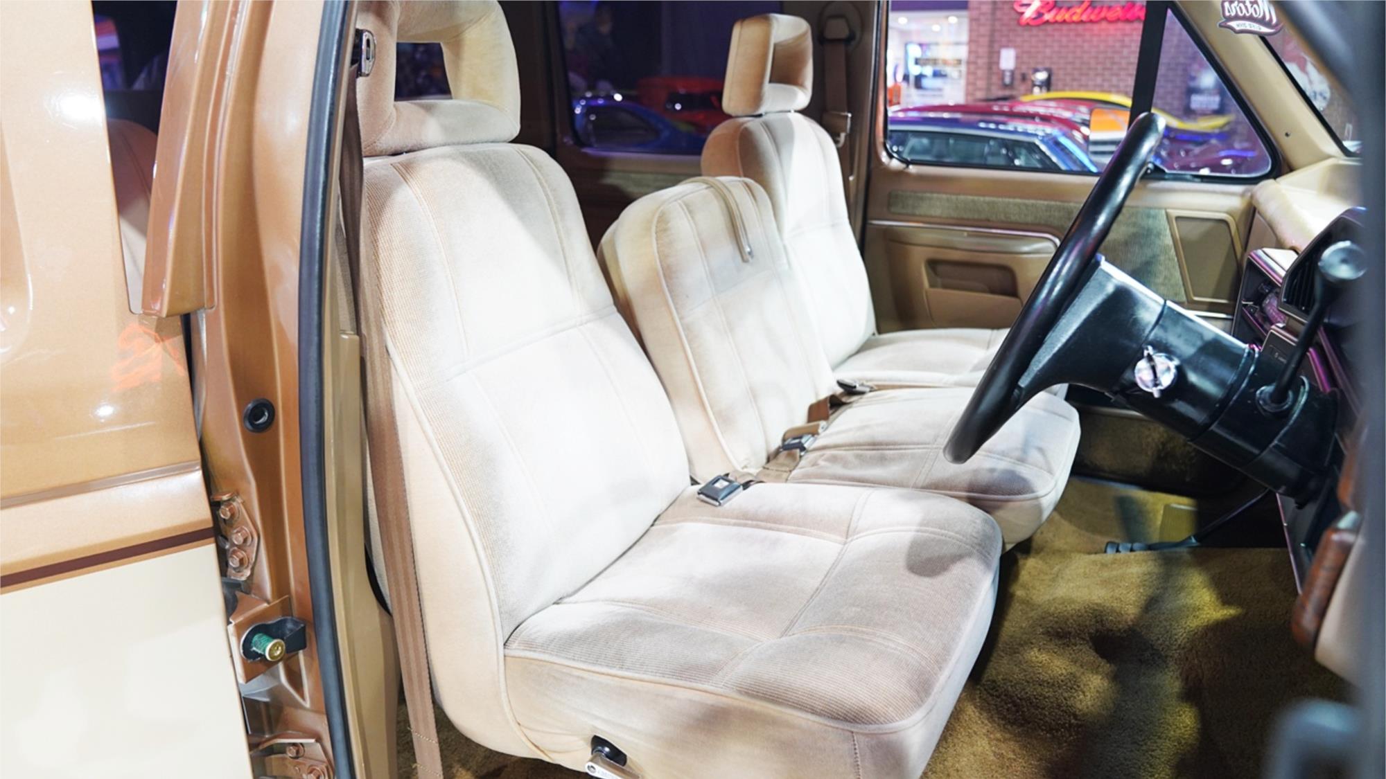 1988 FORD CENTURION CLASSIC 350 AUTOMATIC SUV