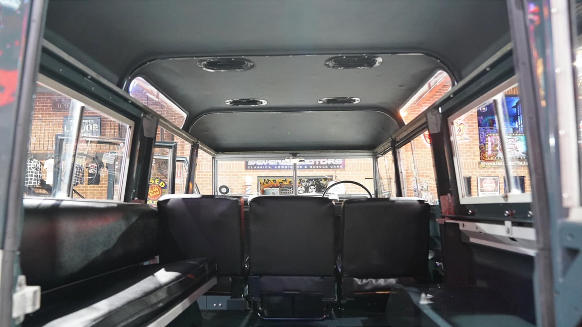 1968 LAND ROVER 109 IIA MANUAL SUV WAGON