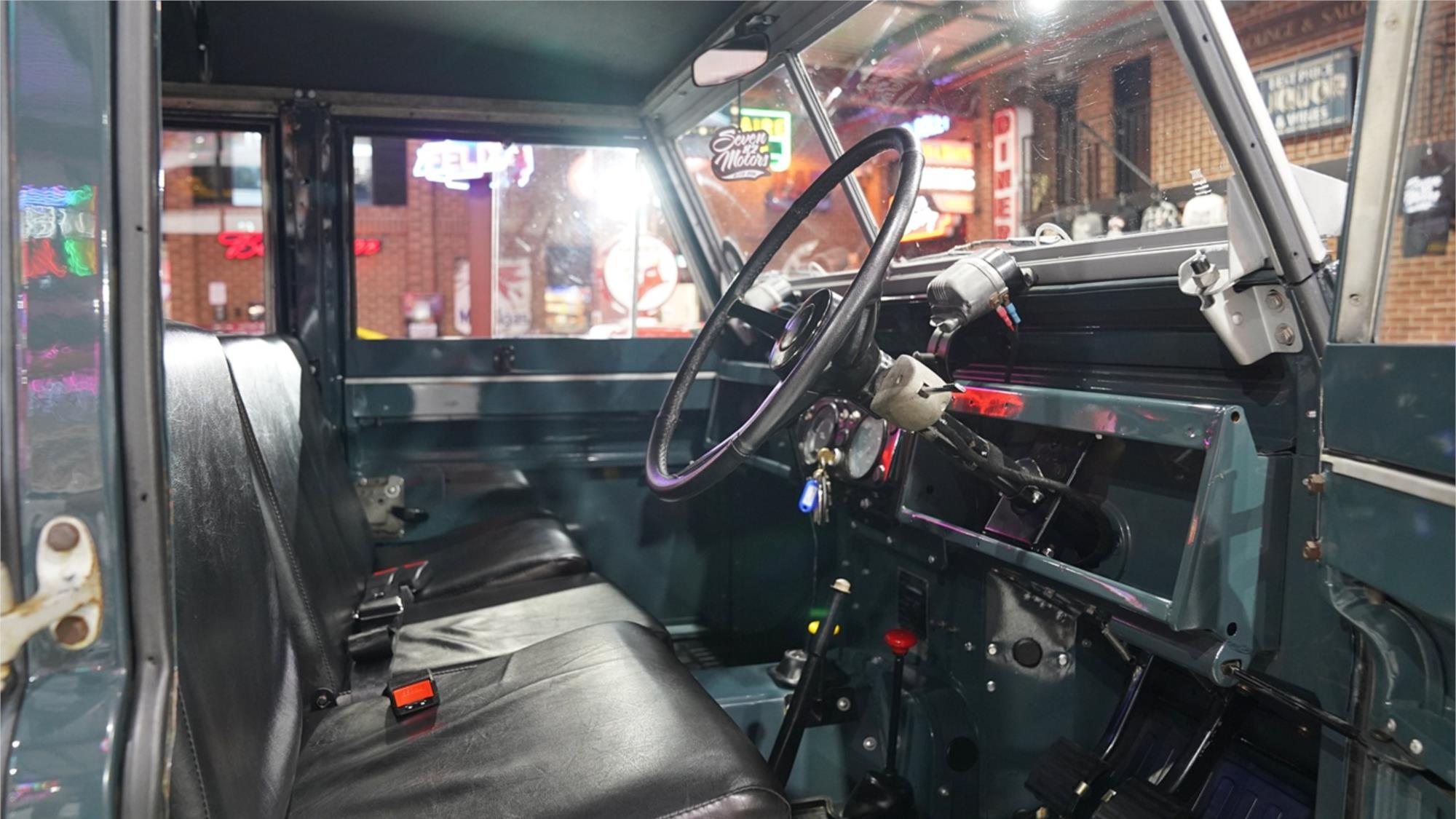 1968 LAND ROVER 109 IIA MANUAL SUV WAGON