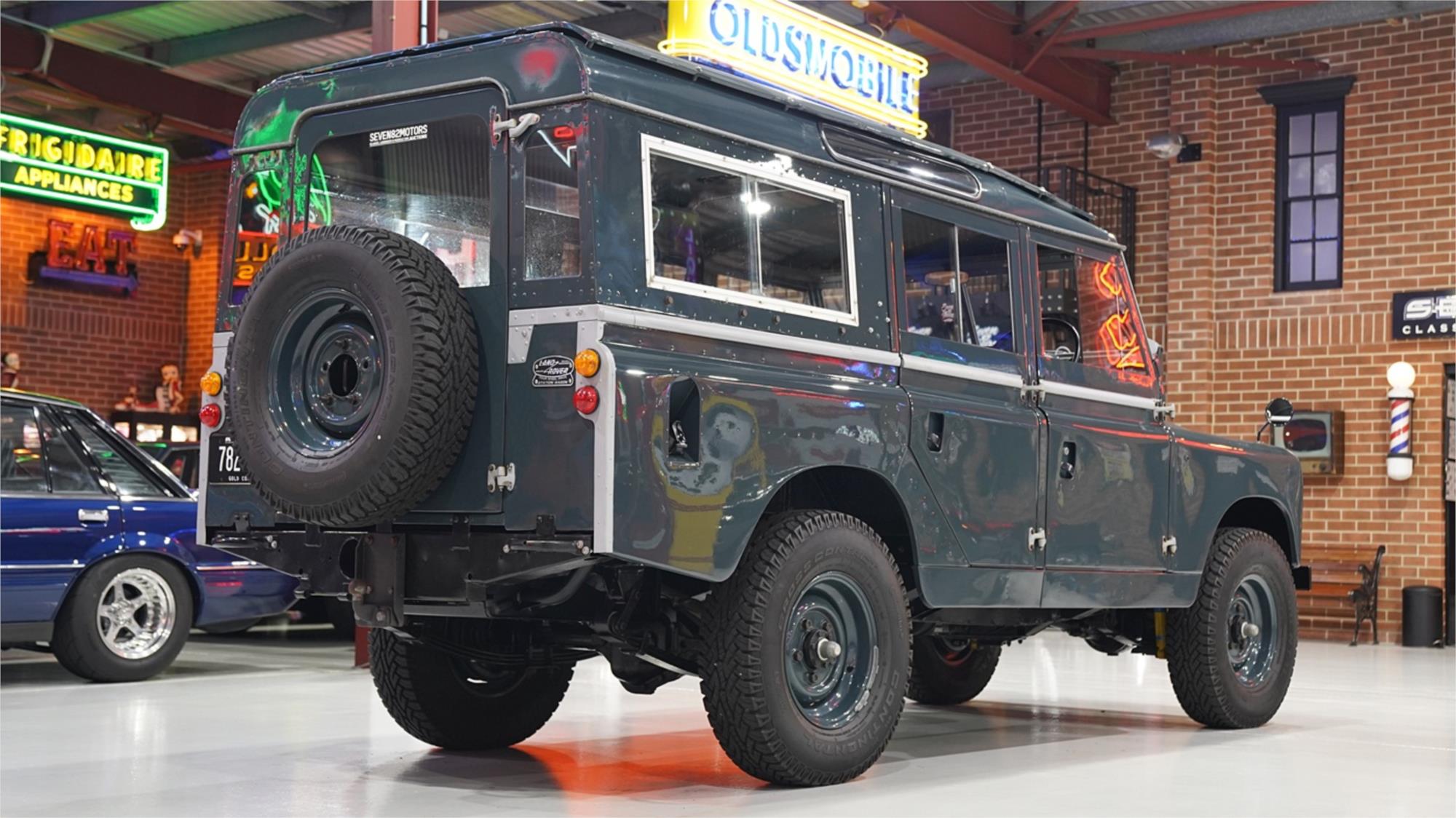 1968 LAND ROVER 109 IIA MANUAL SUV WAGON