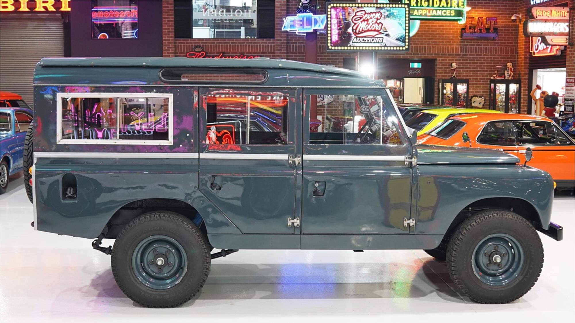 1968 LAND ROVER 109 IIA MANUAL SUV WAGON