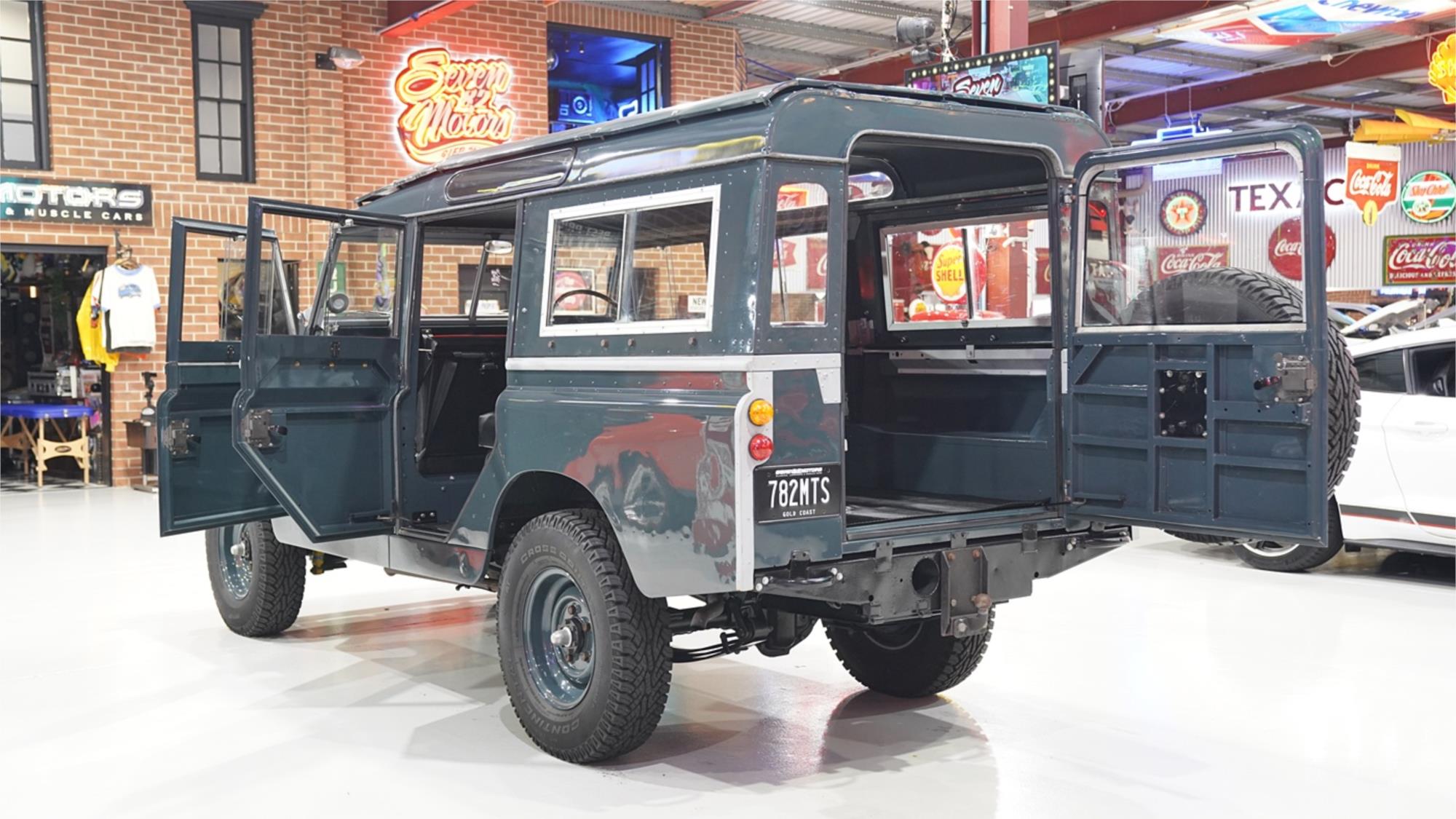 1968 LAND ROVER 109 IIA MANUAL SUV WAGON