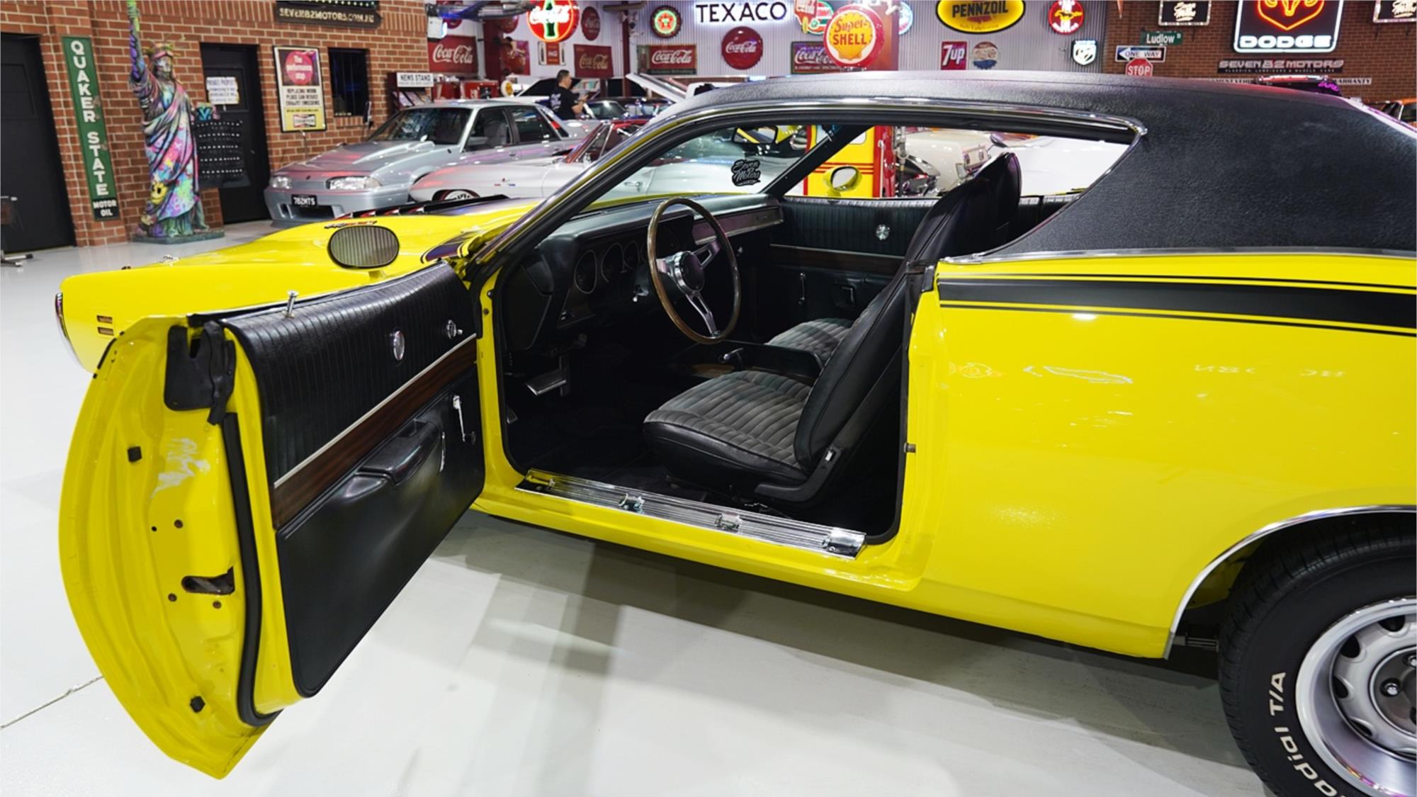 1971 DODGE CHARGER AUTOMATIC COUPE