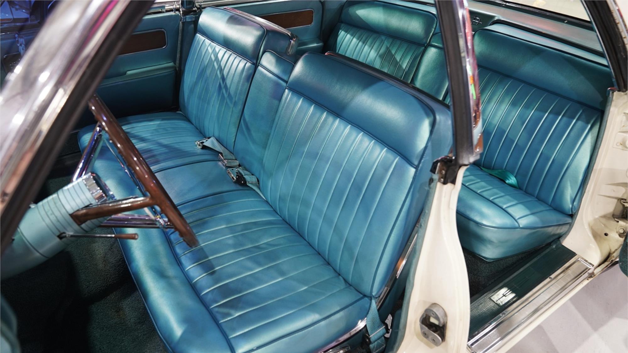 1962 LINCOLN CONTINENTAL AUTOMATIC SEDAN