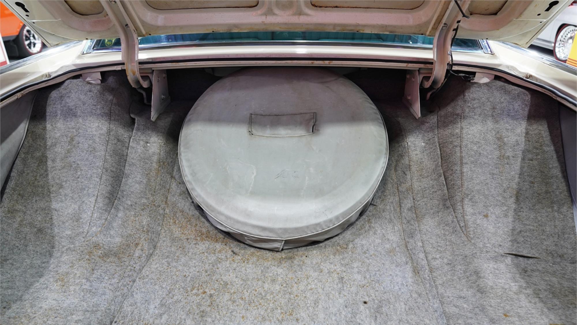 1962 LINCOLN CONTINENTAL AUTOMATIC SEDAN