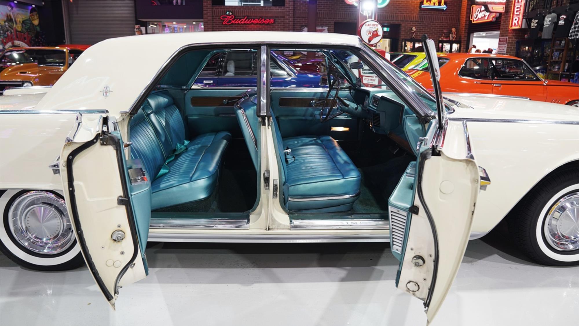 1962 LINCOLN CONTINENTAL AUTOMATIC SEDAN