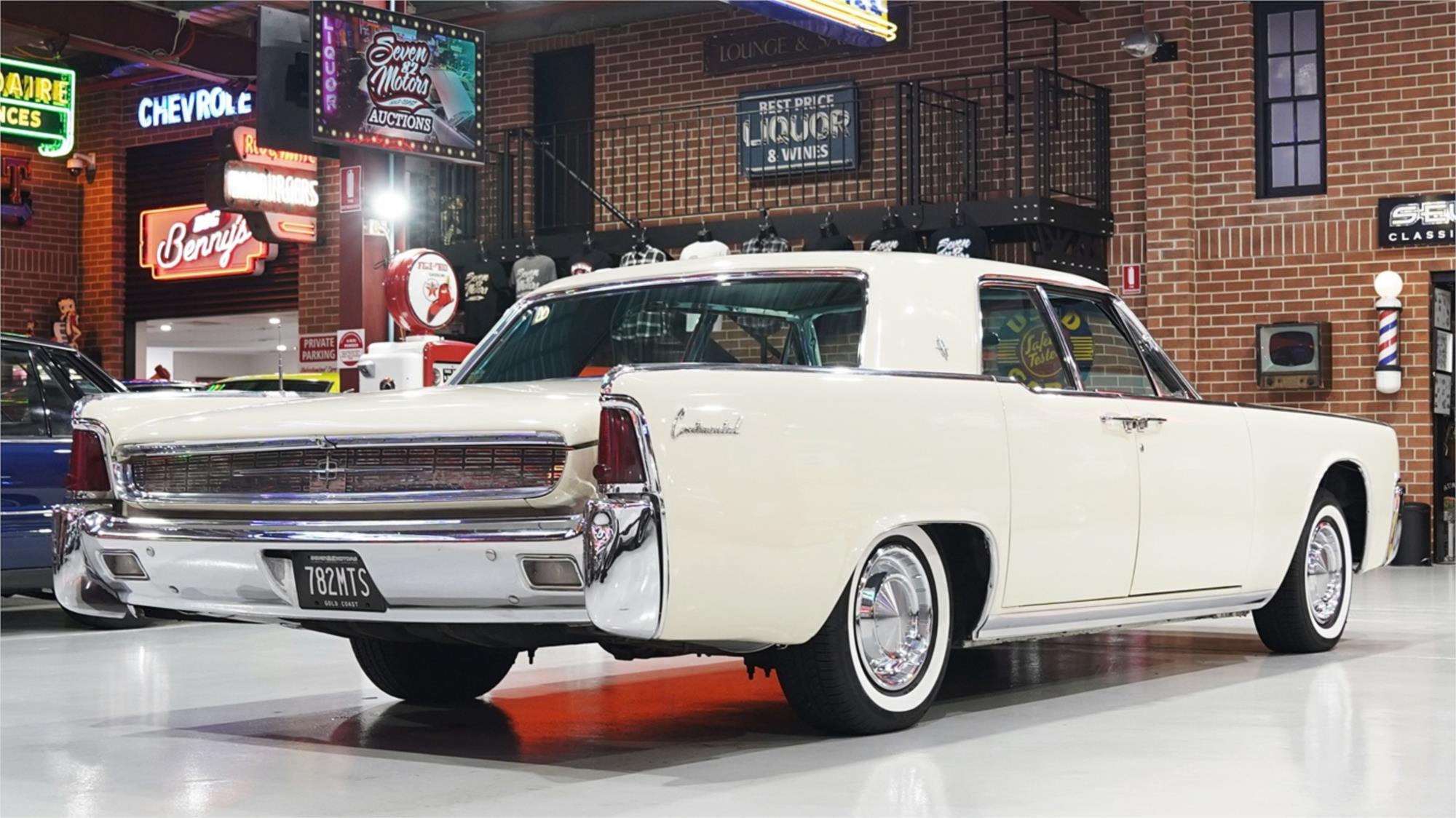 1962 LINCOLN CONTINENTAL AUTOMATIC SEDAN