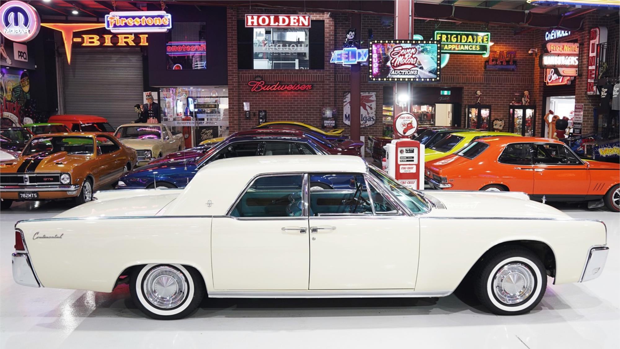 1962 LINCOLN CONTINENTAL AUTOMATIC SEDAN
