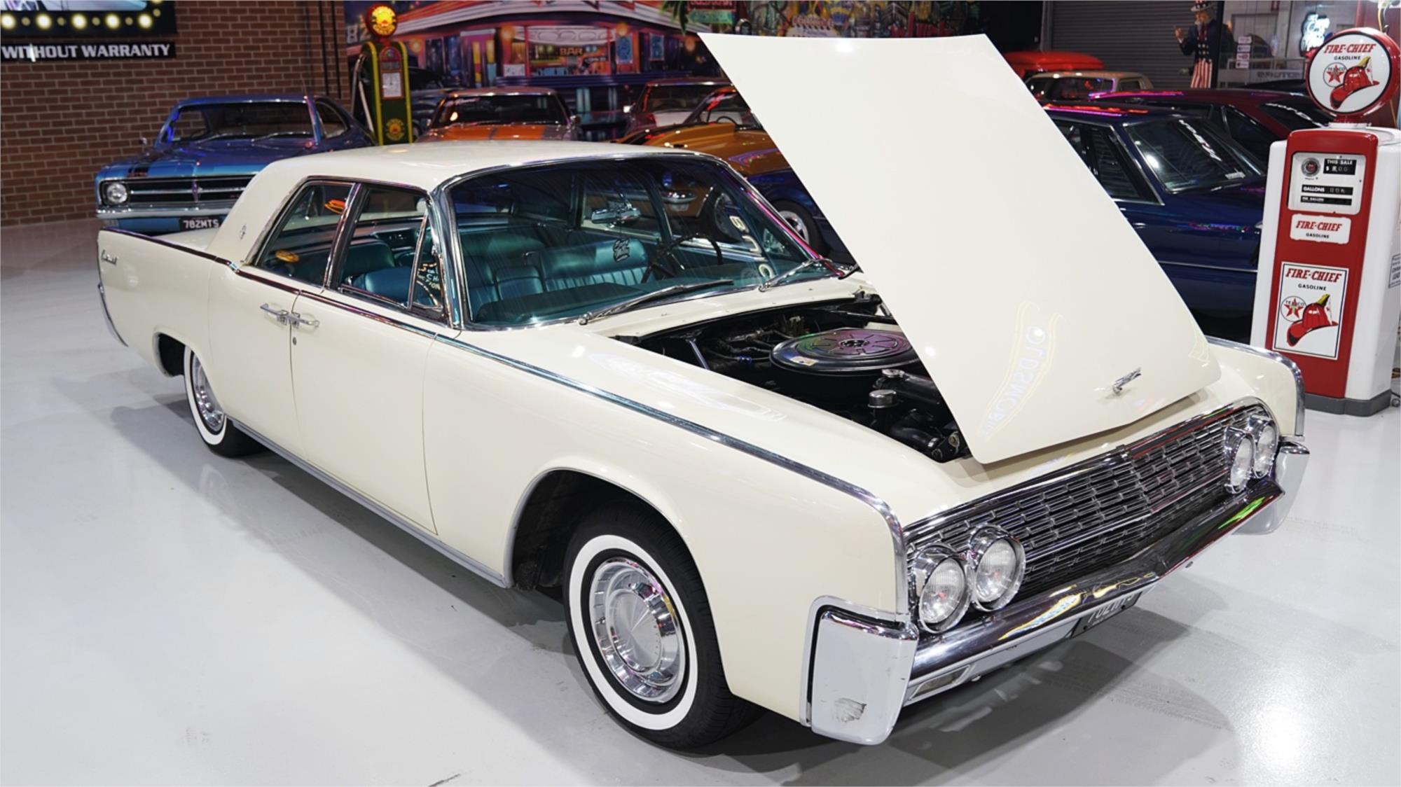1962 LINCOLN CONTINENTAL AUTOMATIC SEDAN