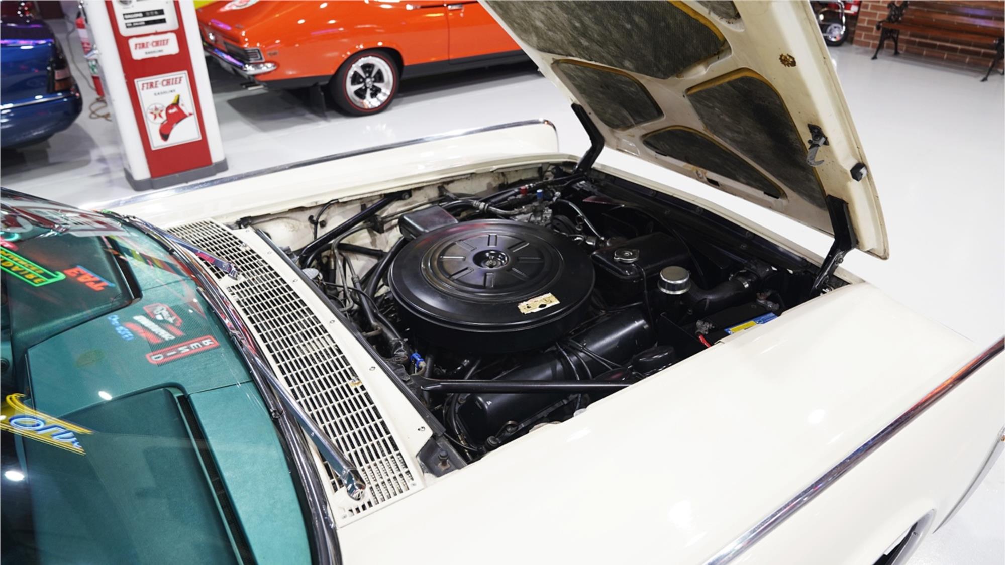 1962 LINCOLN CONTINENTAL AUTOMATIC SEDAN