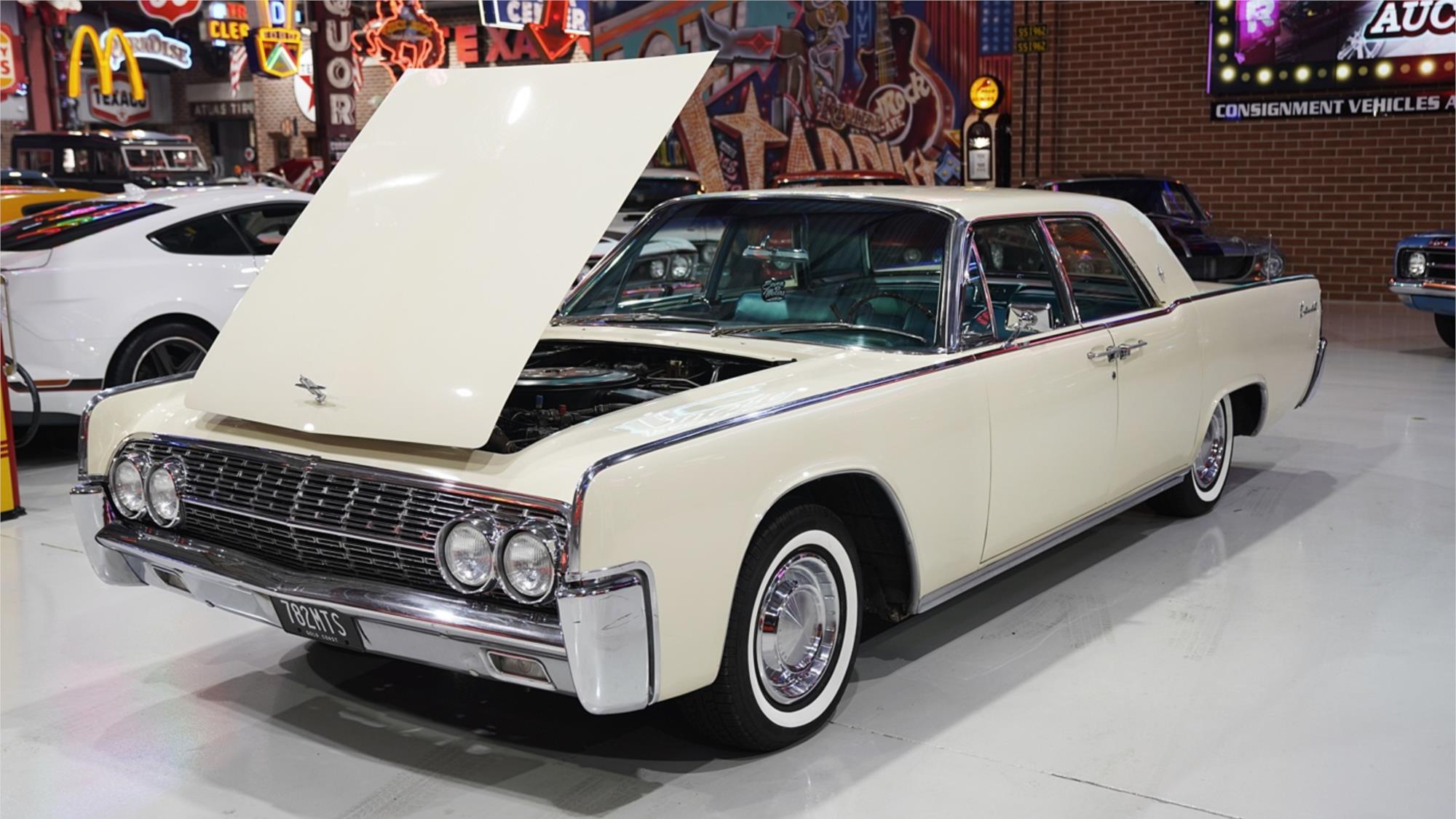 1962 LINCOLN CONTINENTAL AUTOMATIC SEDAN