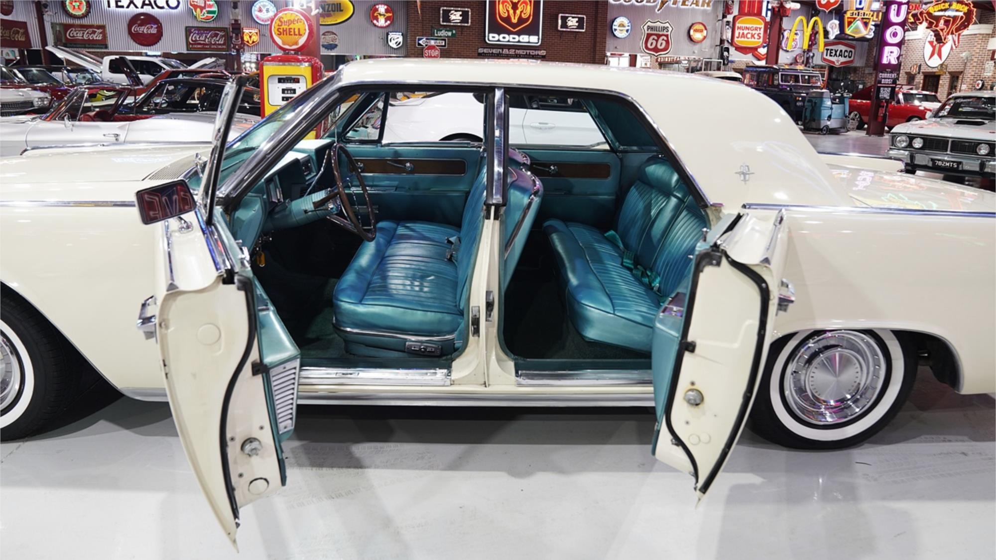 1962 LINCOLN CONTINENTAL AUTOMATIC SEDAN