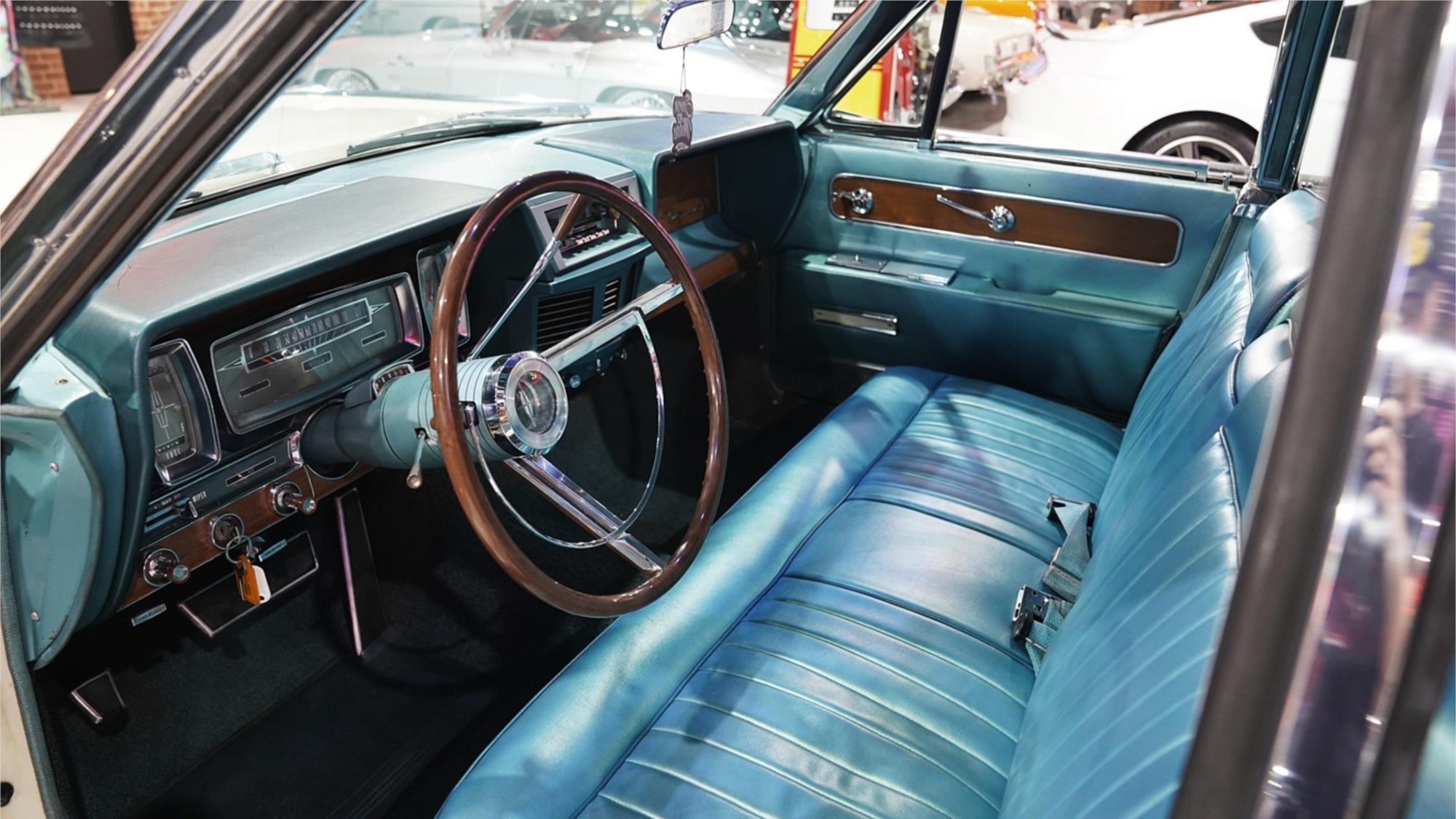 1962 LINCOLN CONTINENTAL AUTOMATIC SEDAN