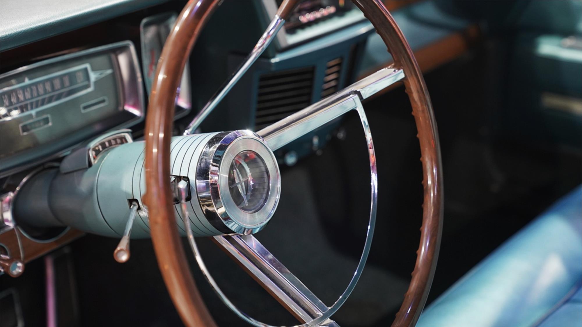 1962 LINCOLN CONTINENTAL AUTOMATIC SEDAN