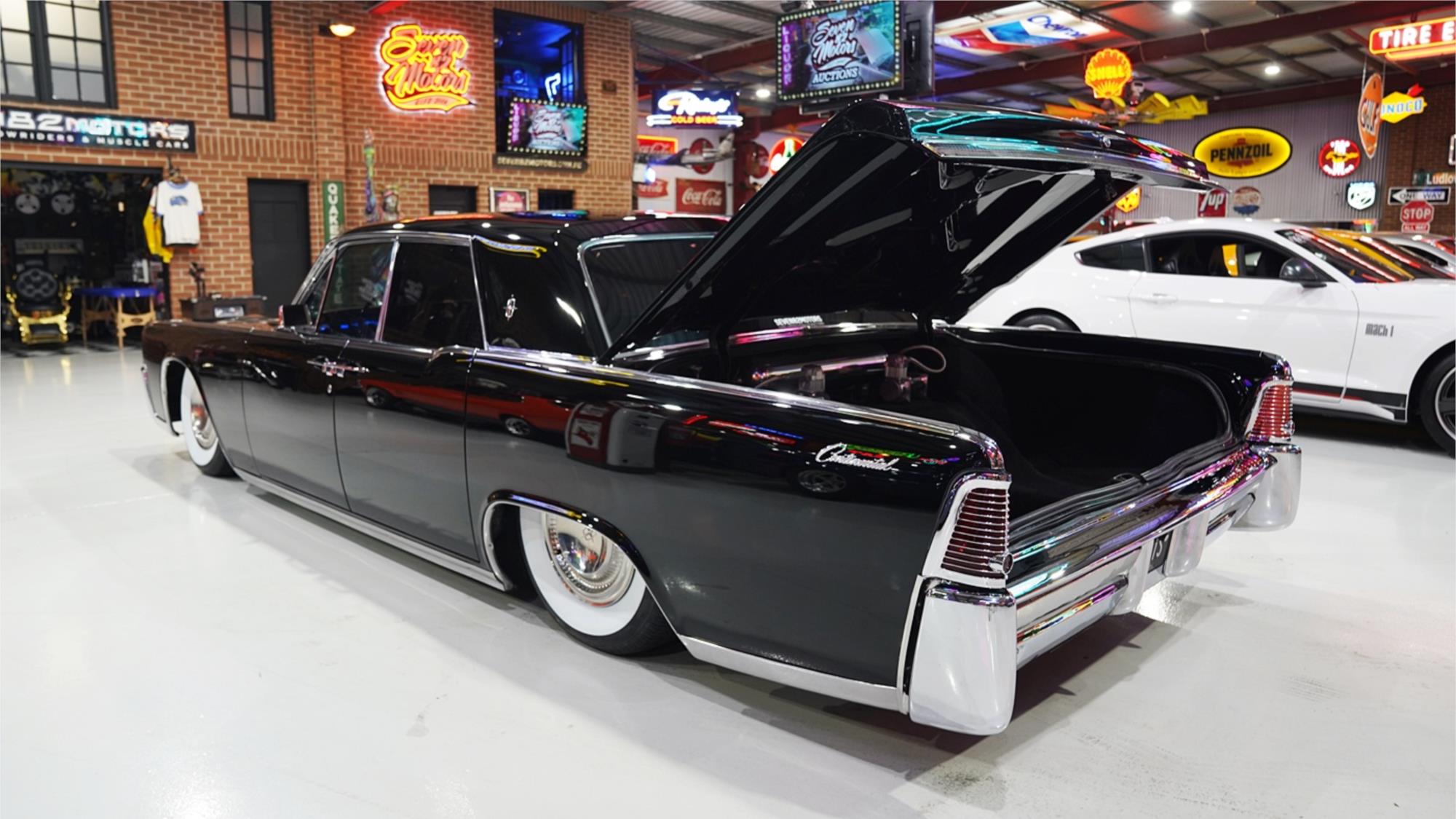 1964 LINCOLN CONTINENTAL AUTOMATIC SEDAN