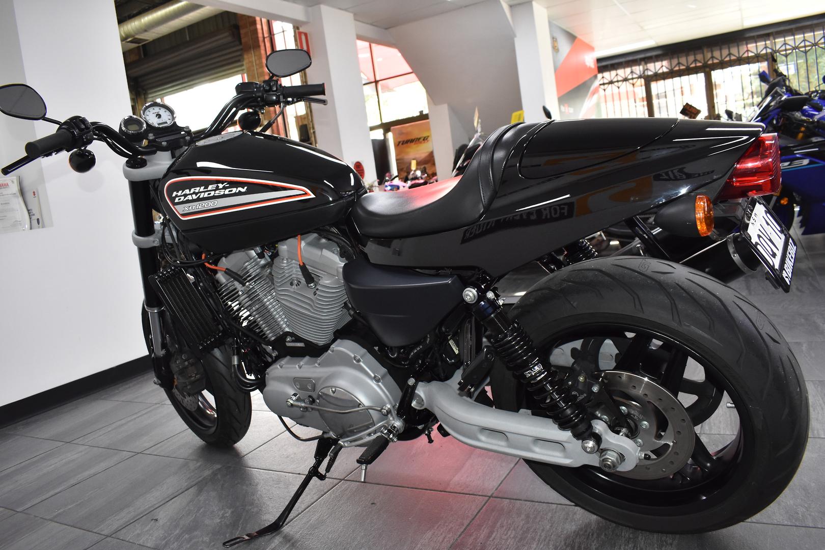 2010 HARLEY-DAVIDSON XR1200 CRUISER
