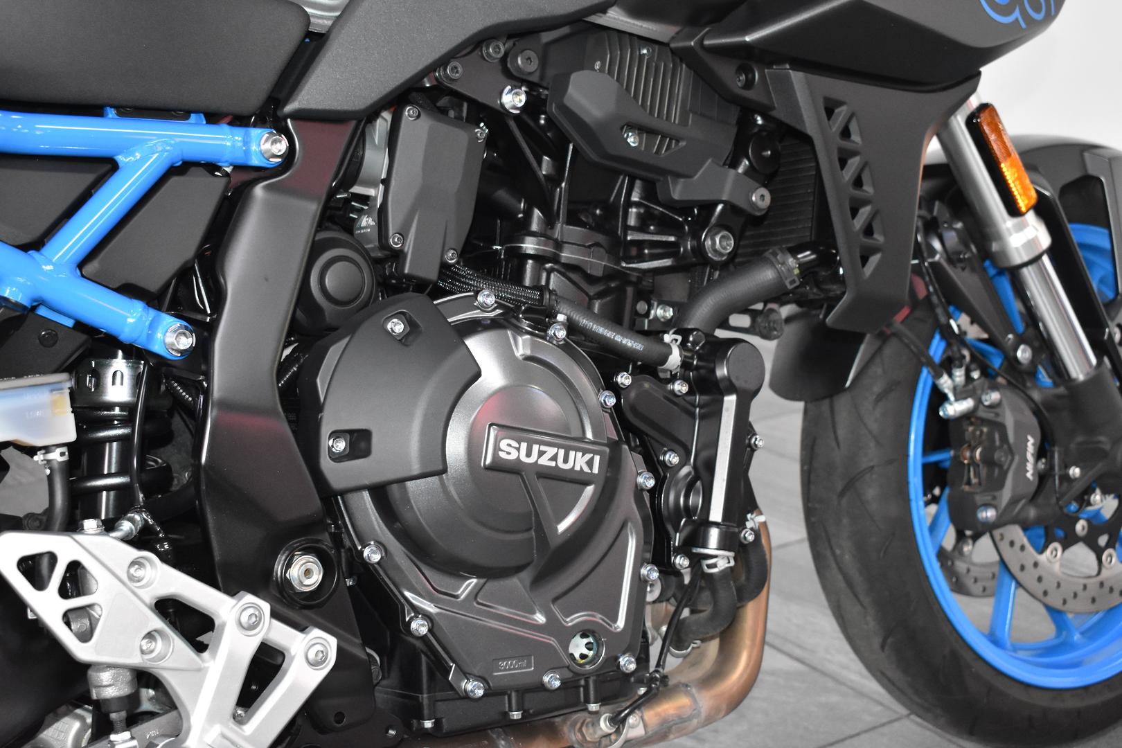 2025 SUZUKI GSX-8S ROAD
