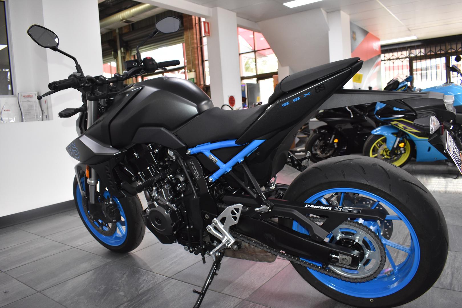 2025 SUZUKI GSX-8S ROAD