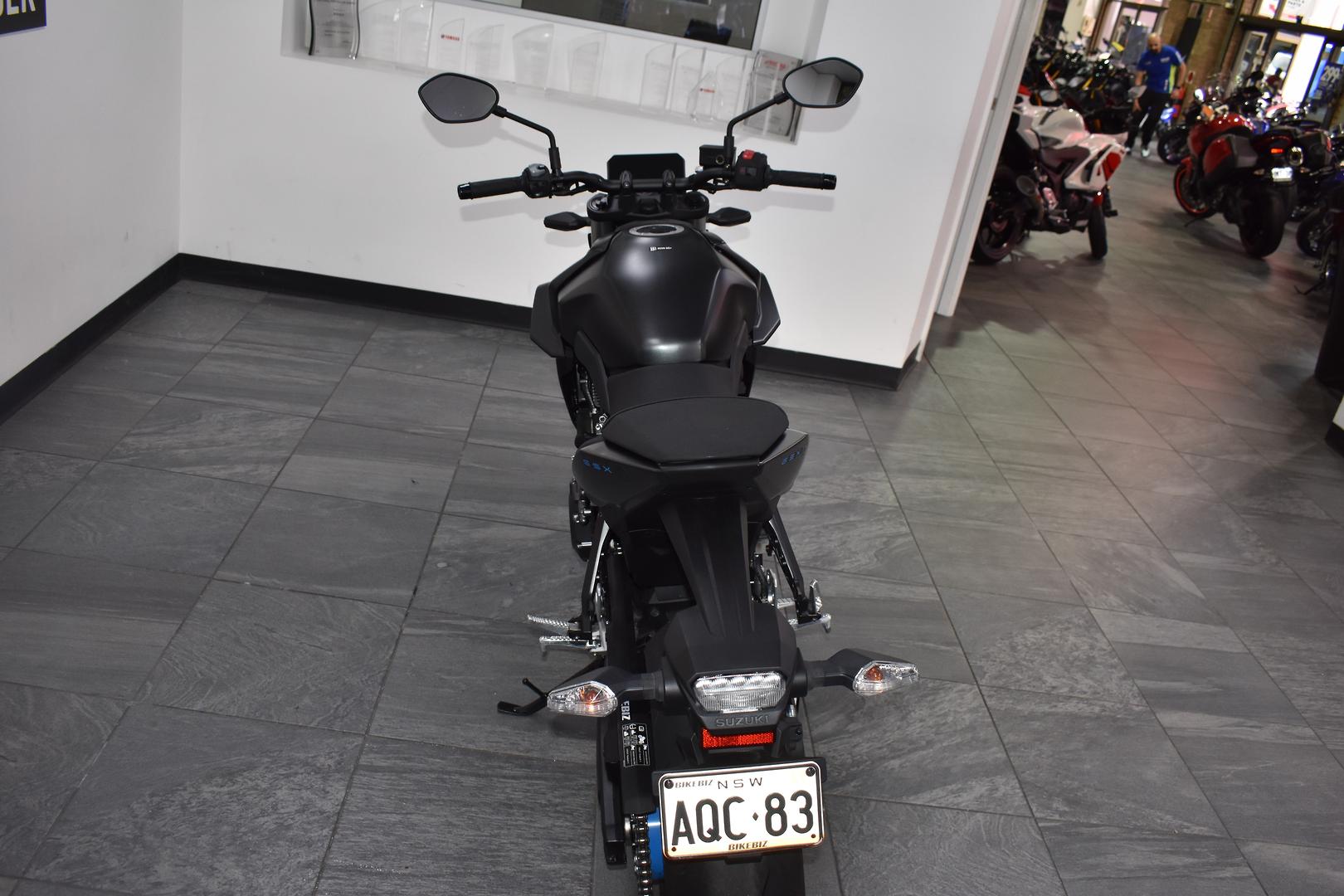 2025 SUZUKI GSX-8S ROAD