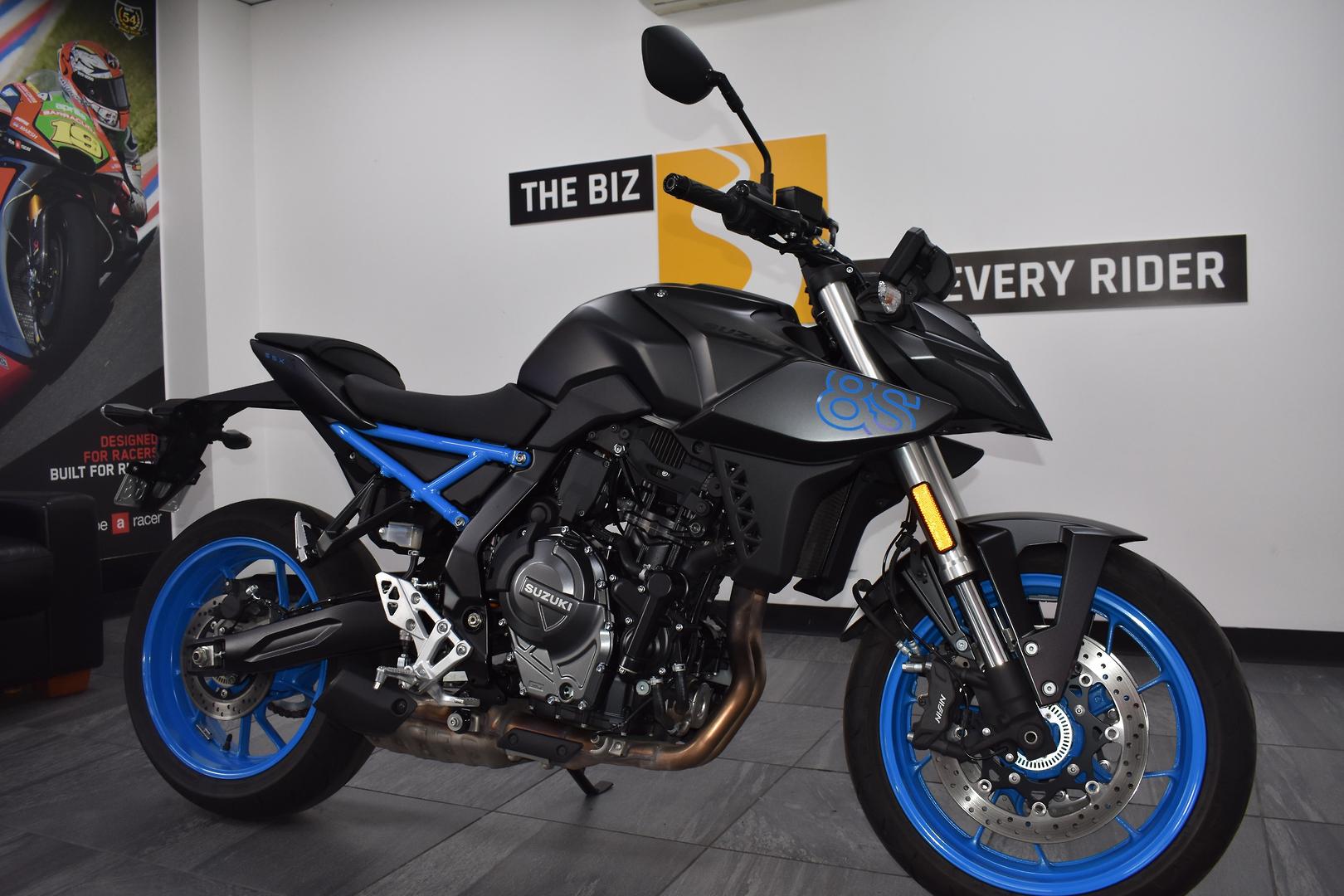2025 SUZUKI GSX-8S ROAD