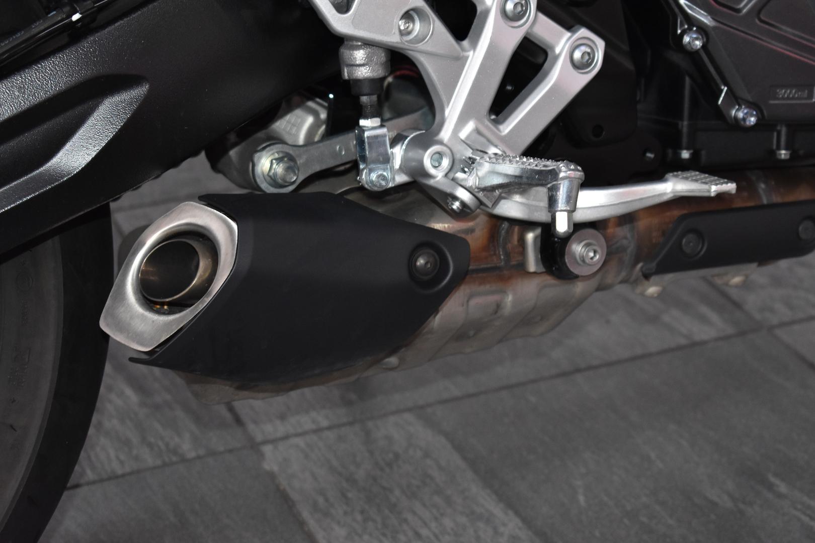 2025 SUZUKI GSX-8S ROAD