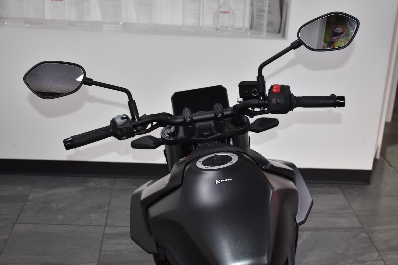 2025 SUZUKI GSX-8S ROAD