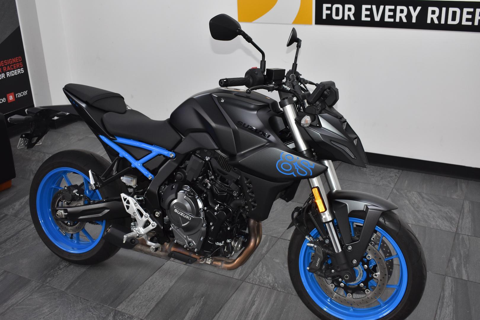 2025 SUZUKI GSX-8S ROAD