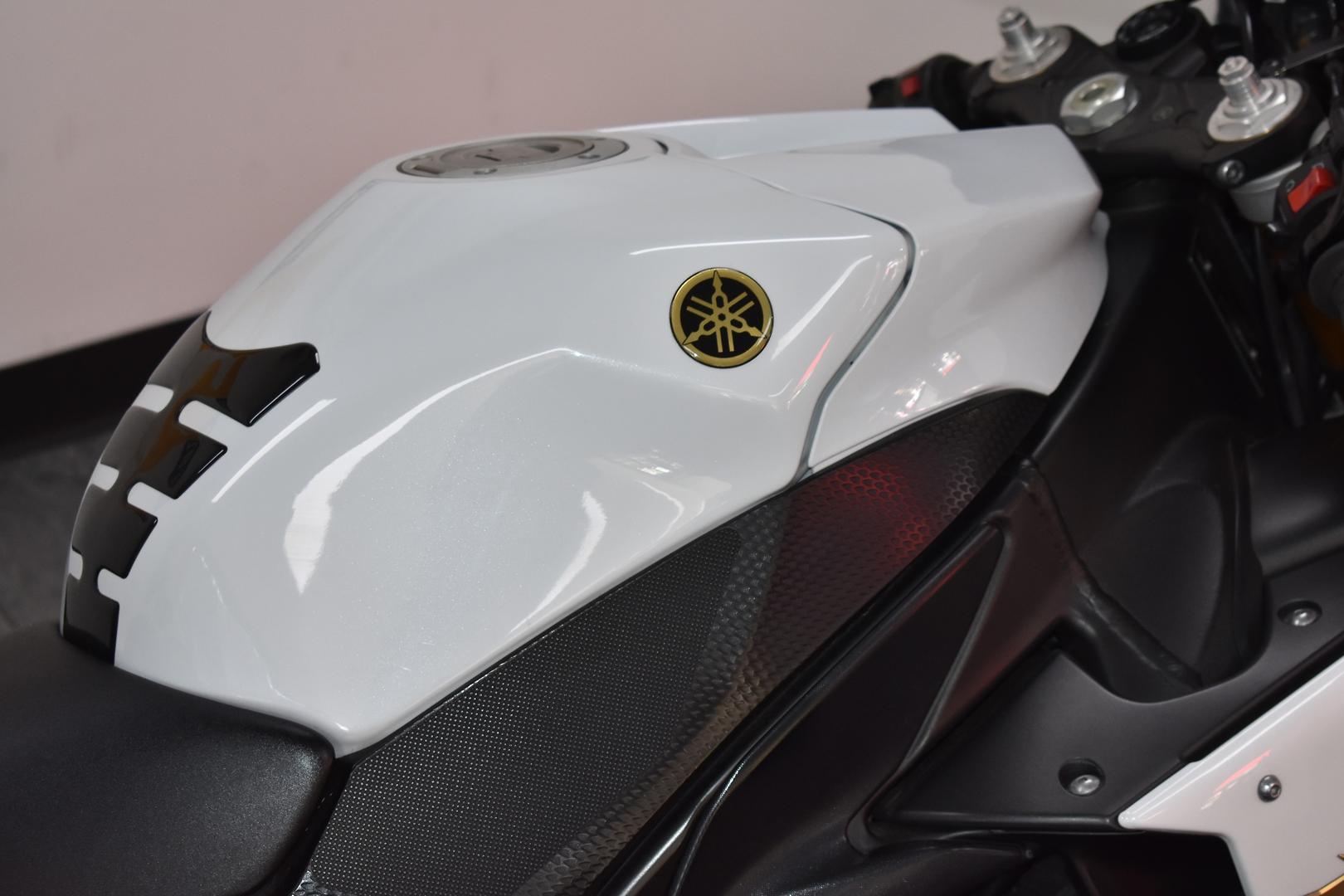 2010 YAMAHA YZF-R1 SPORTS