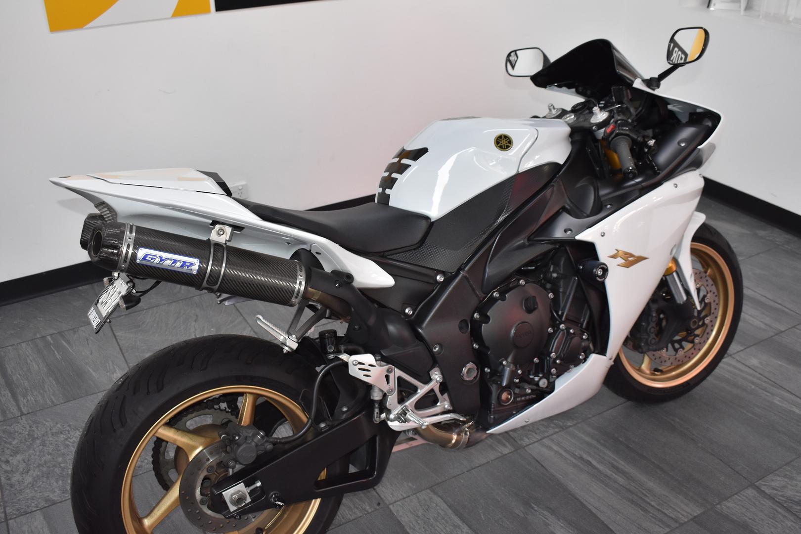 2010 YAMAHA YZF-R1 SPORTS