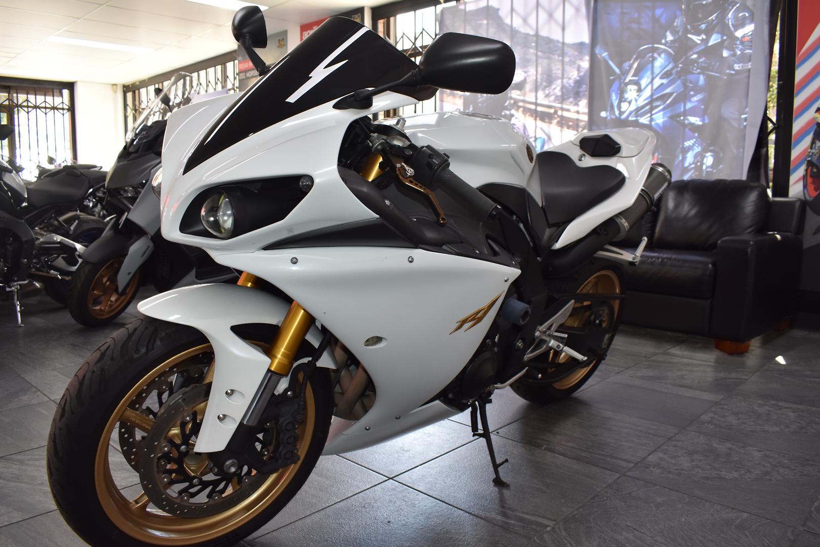 2010 YAMAHA YZF-R1 SPORTS