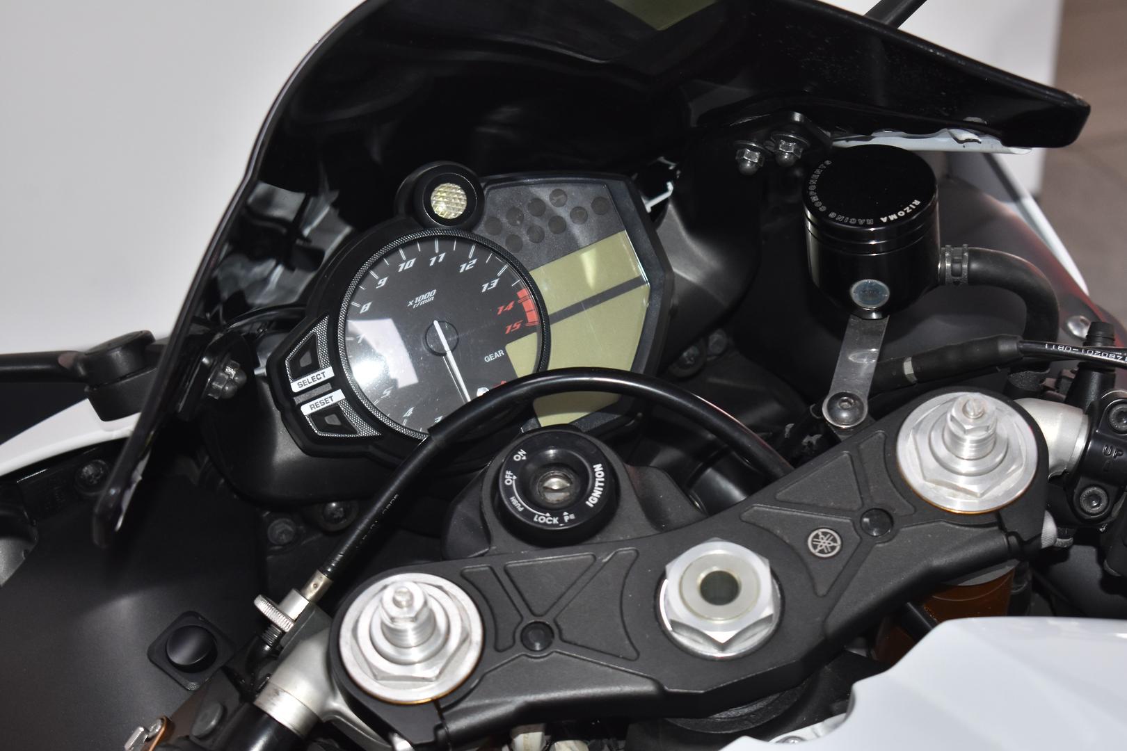 2010 YAMAHA YZF-R1 SPORTS