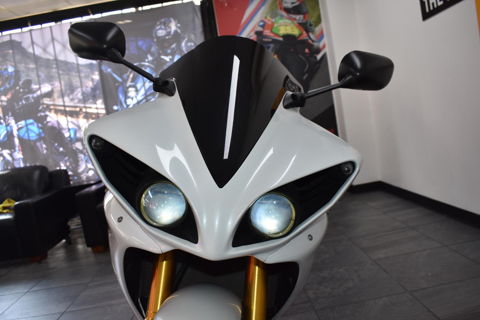 2010 YAMAHA YZF-R1 SPORTS