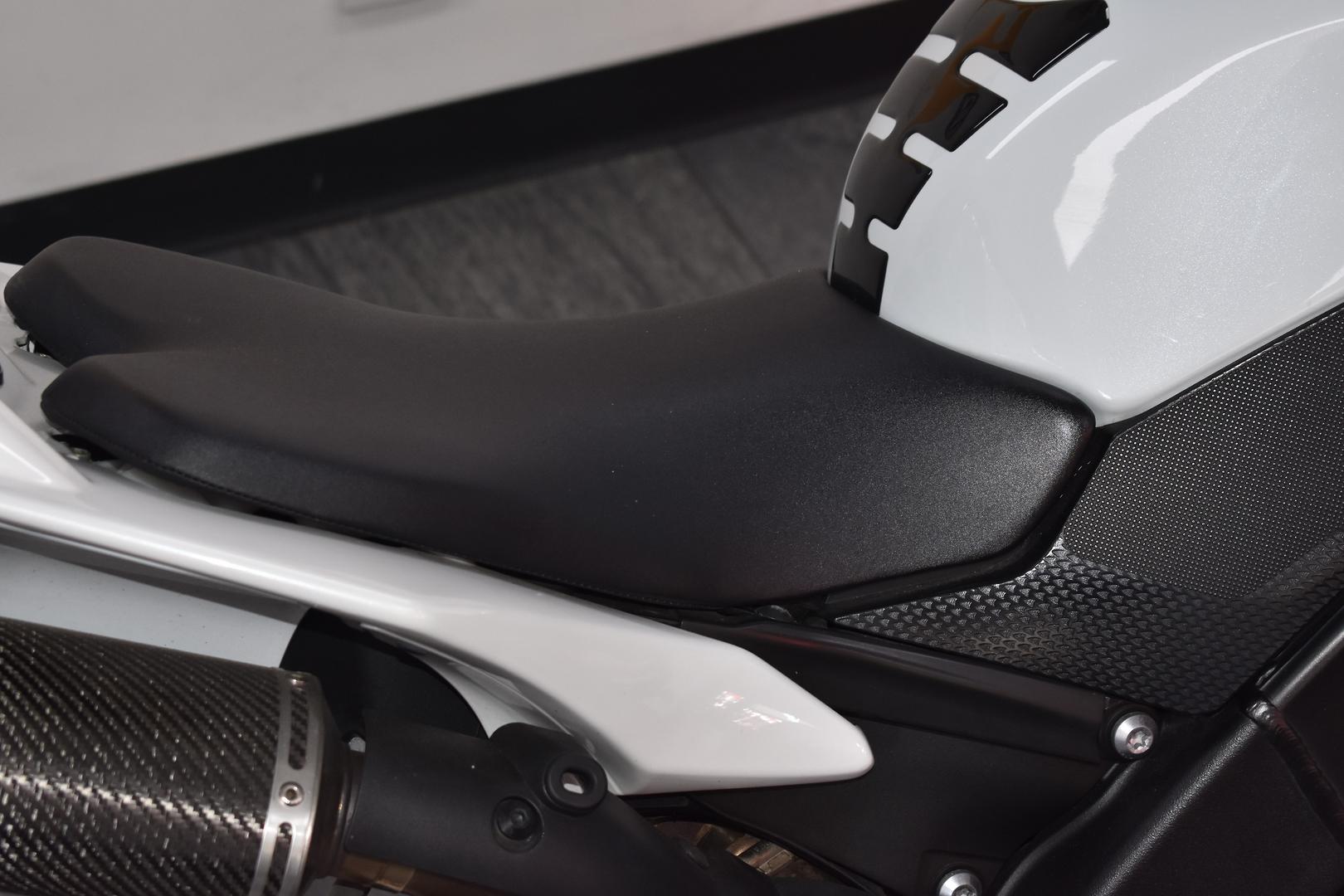 2010 YAMAHA YZF-R1 SPORTS