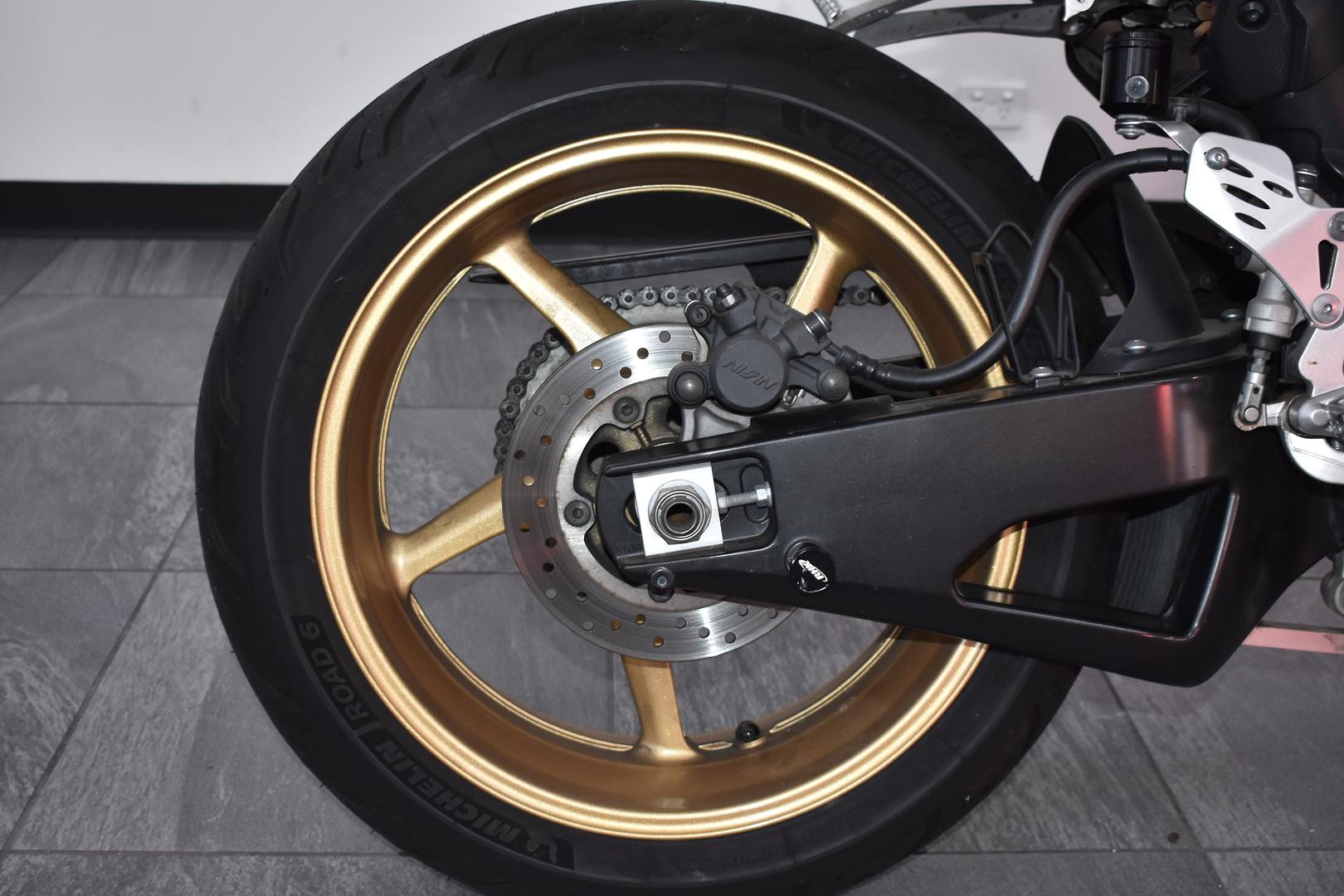 2010 YAMAHA YZF-R1 SPORTS