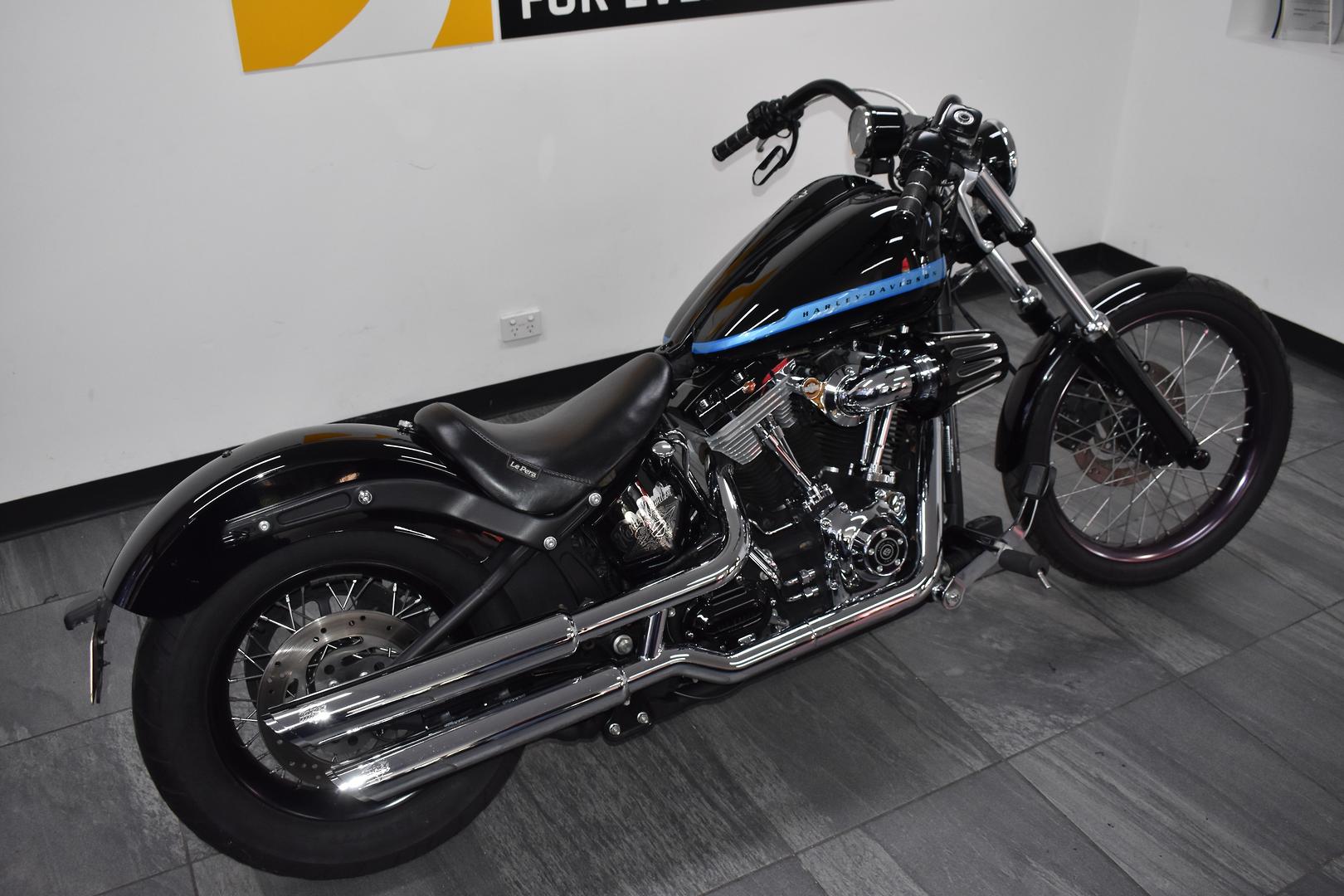 2011 HARLEY-DAVIDSON FXS BLACKLINE CRUISER