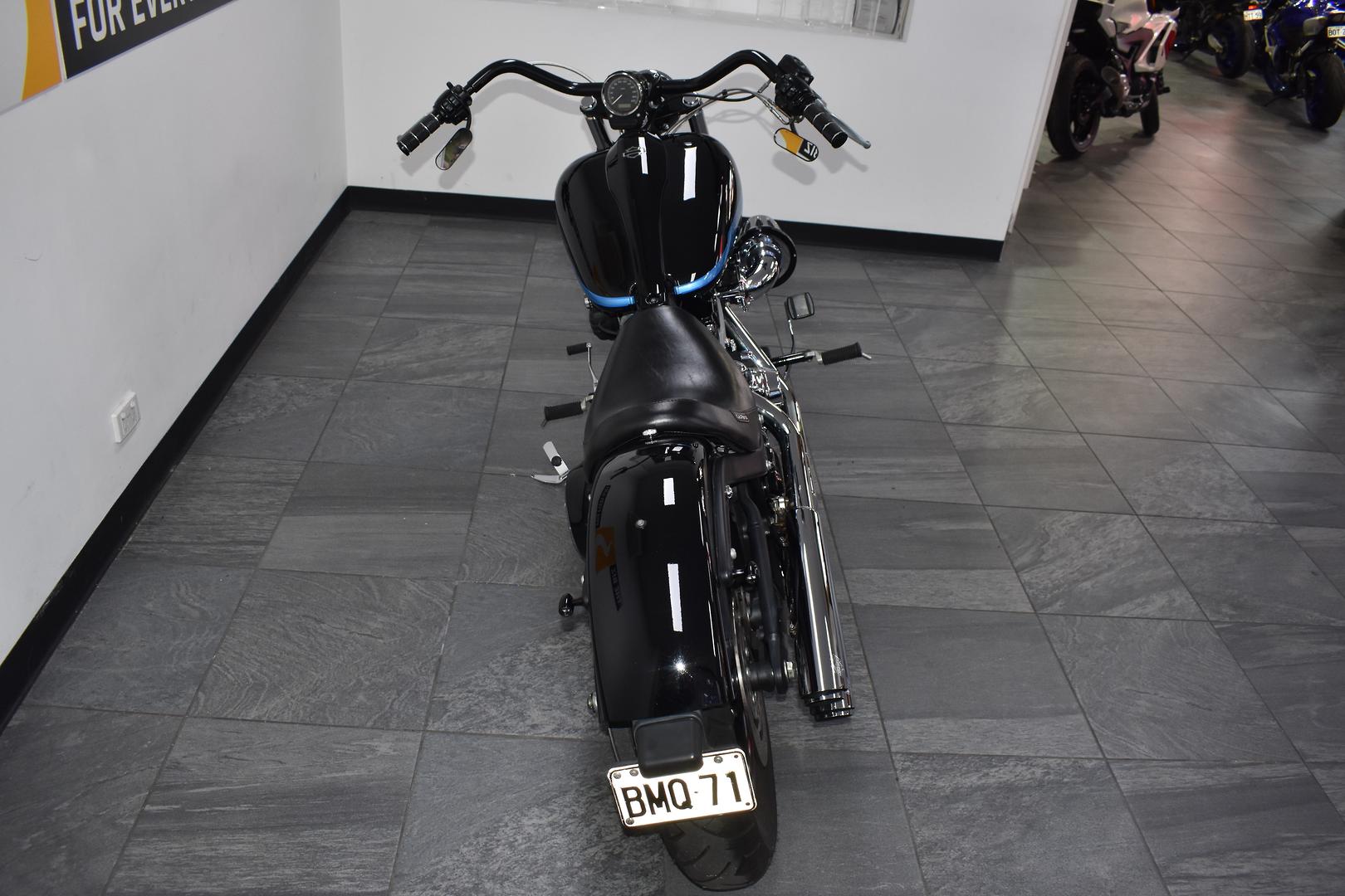 2011 HARLEY-DAVIDSON FXS BLACKLINE CRUISER
